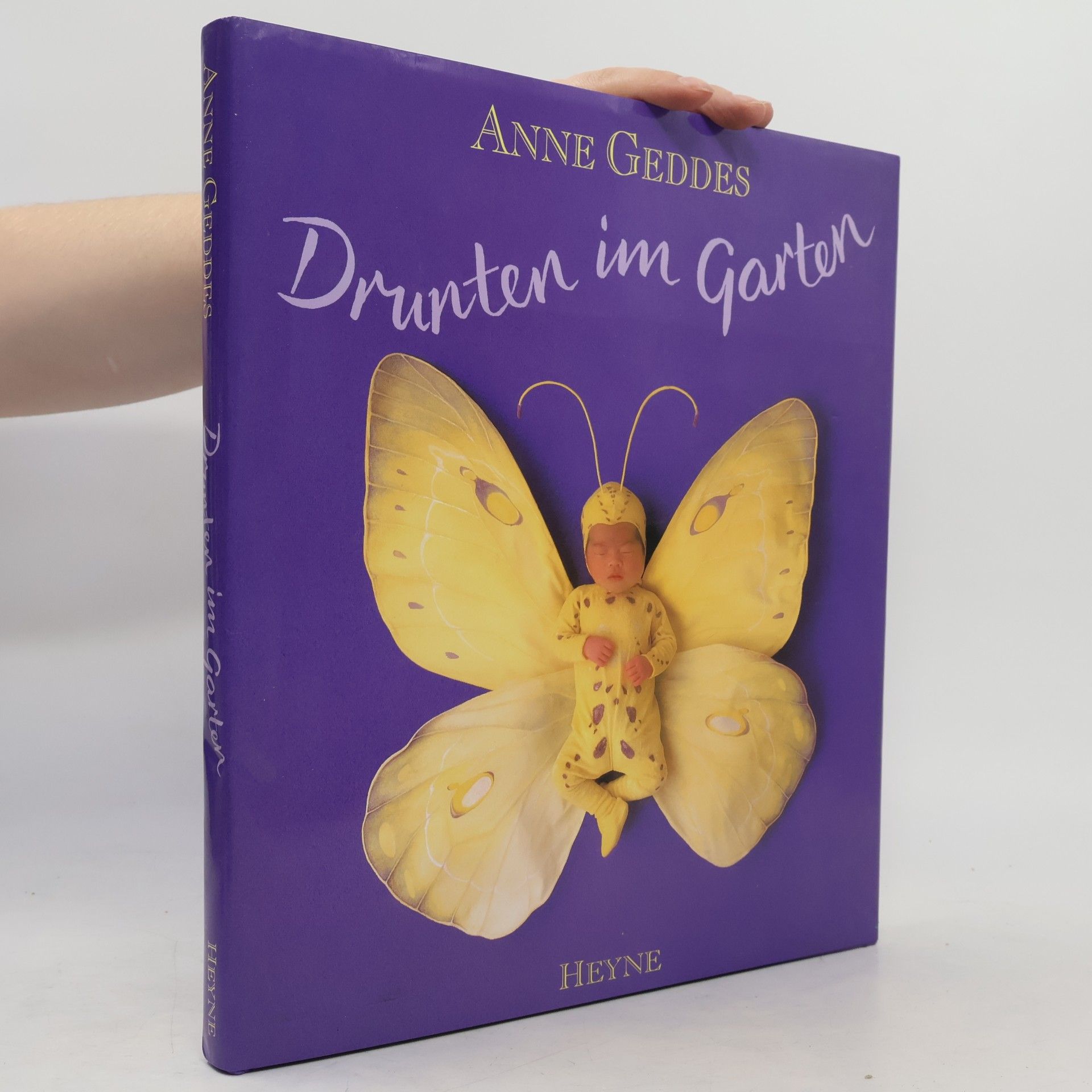 Anne Geddes Drunten im garten