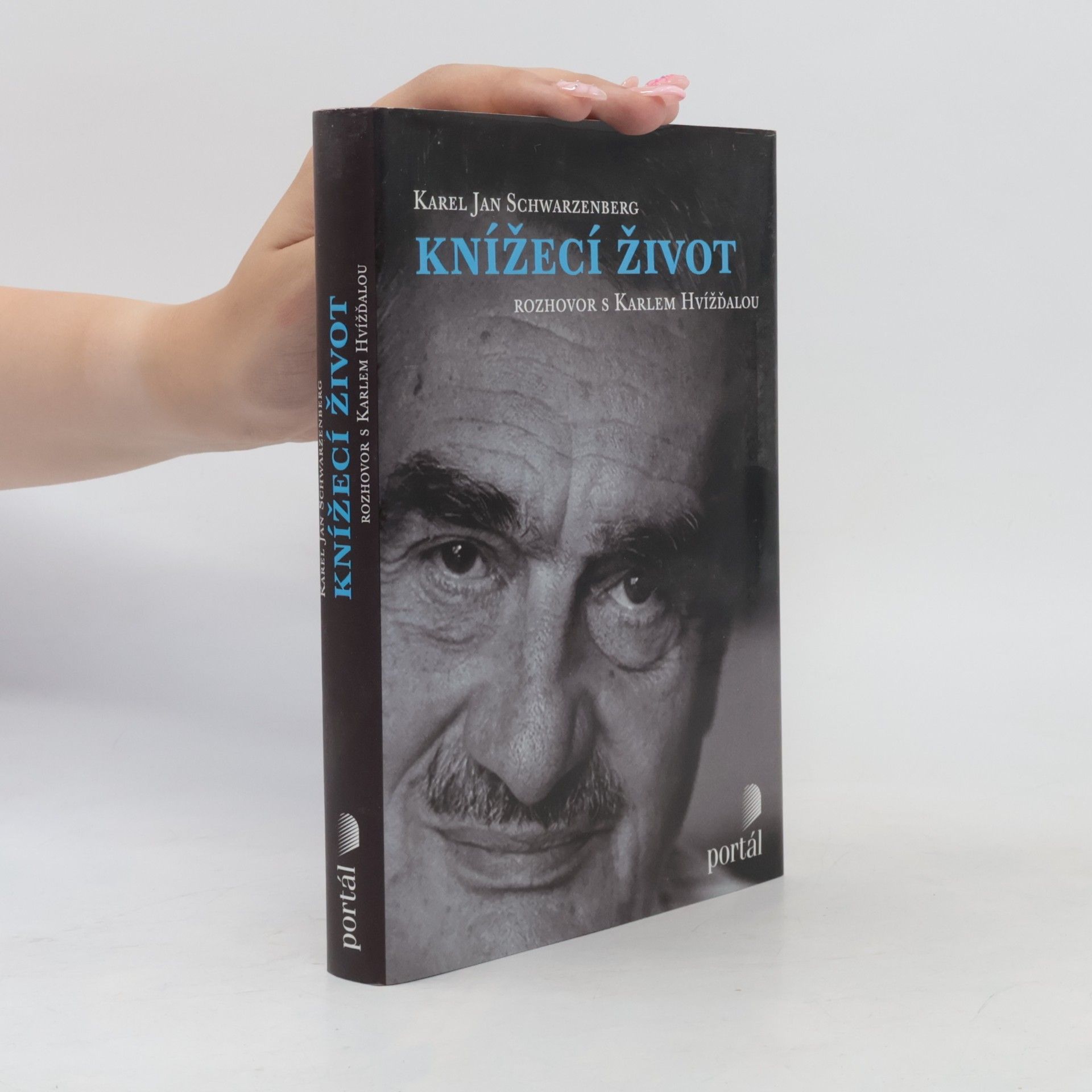 Karel Hvížďala Knížecí život