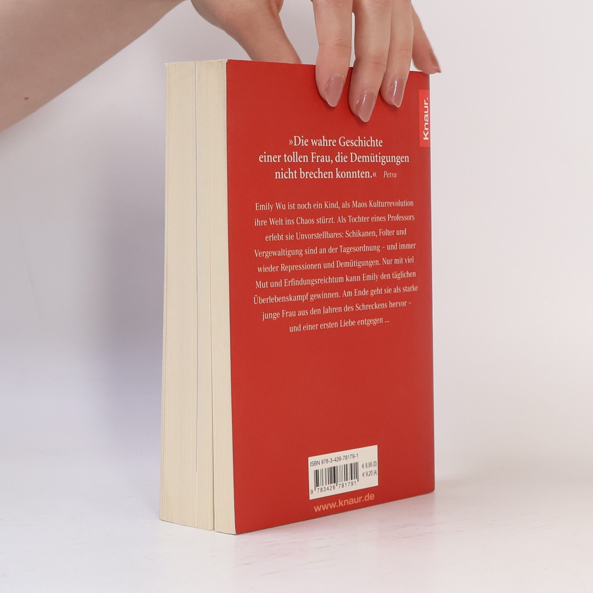 Emily Wu Feder im Sturm