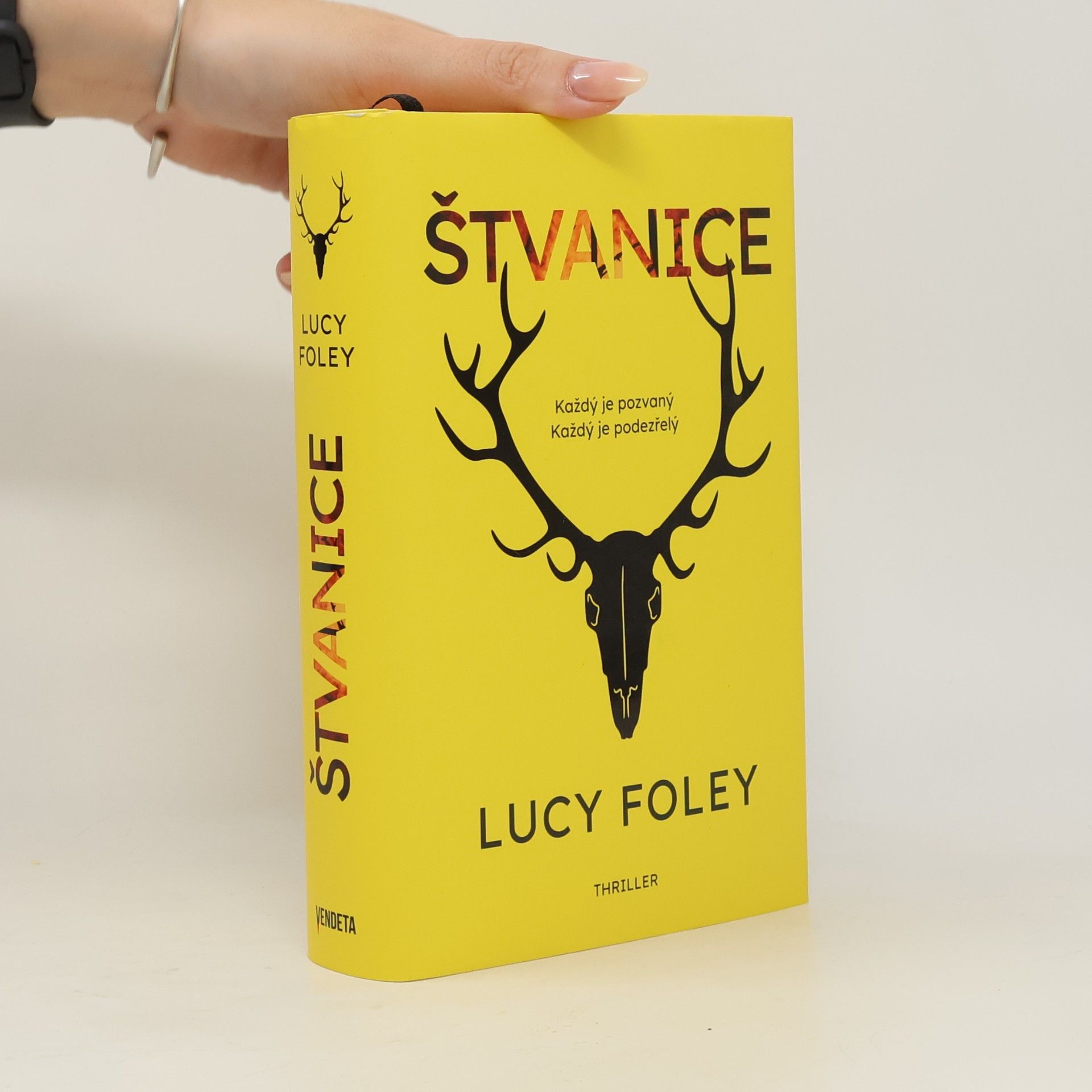 Lucy Foley Štvanice