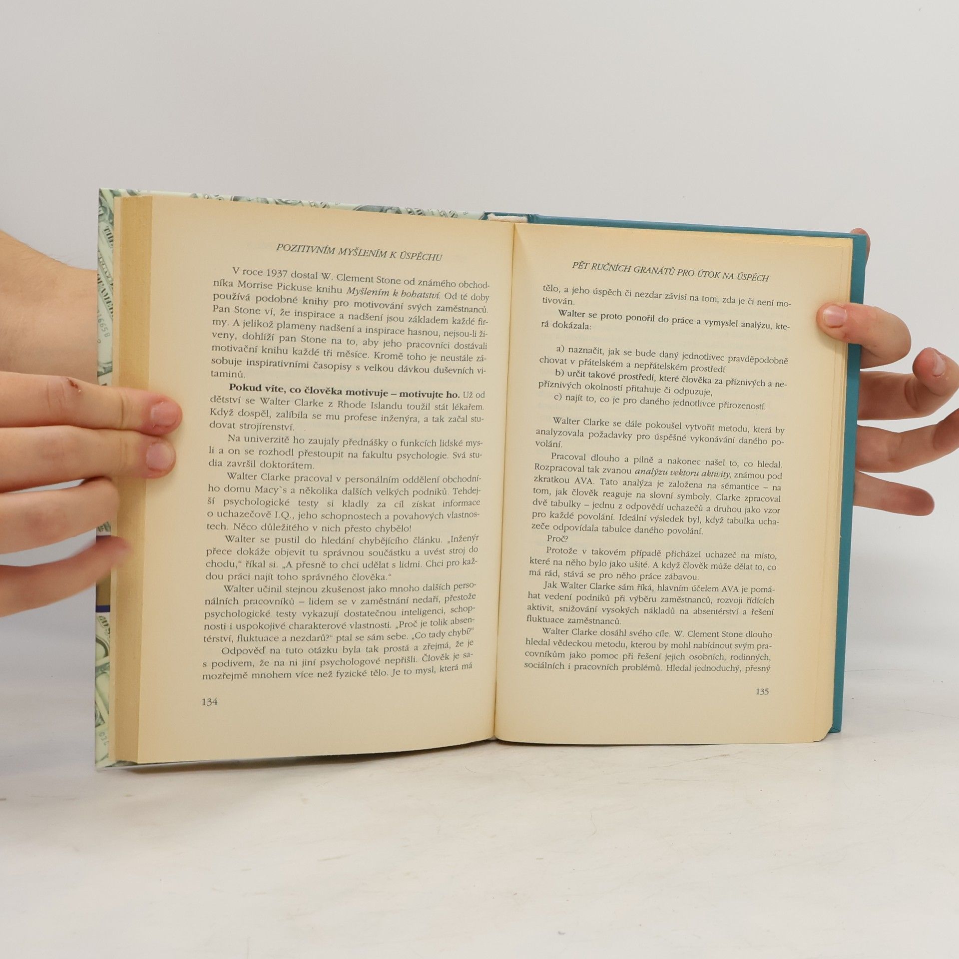 Napoleon Hill Pozitivním myšlením k úspěchu: Objevujte tajemství, které vám umožní naplnit své sny