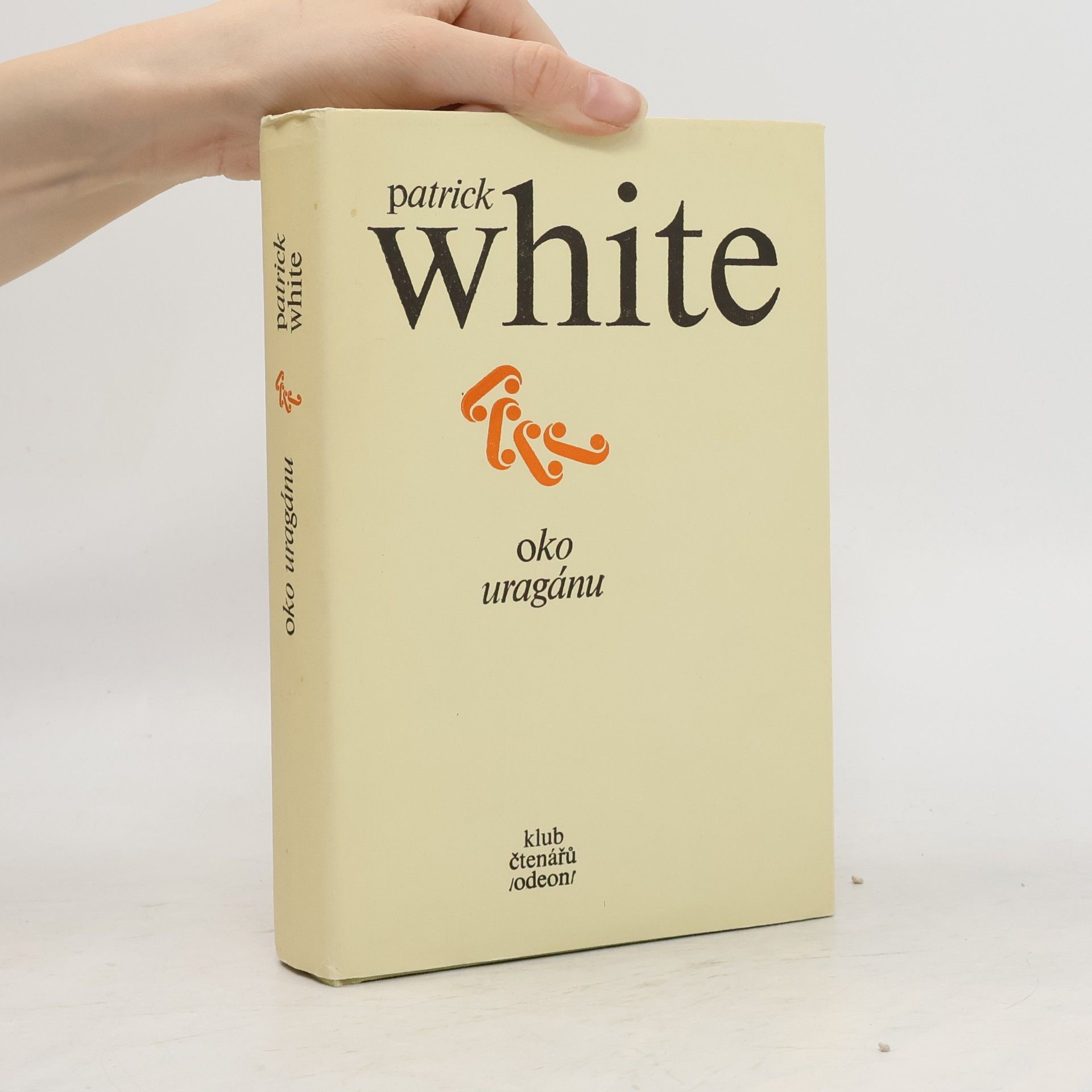 Patrick White Oko uragánu