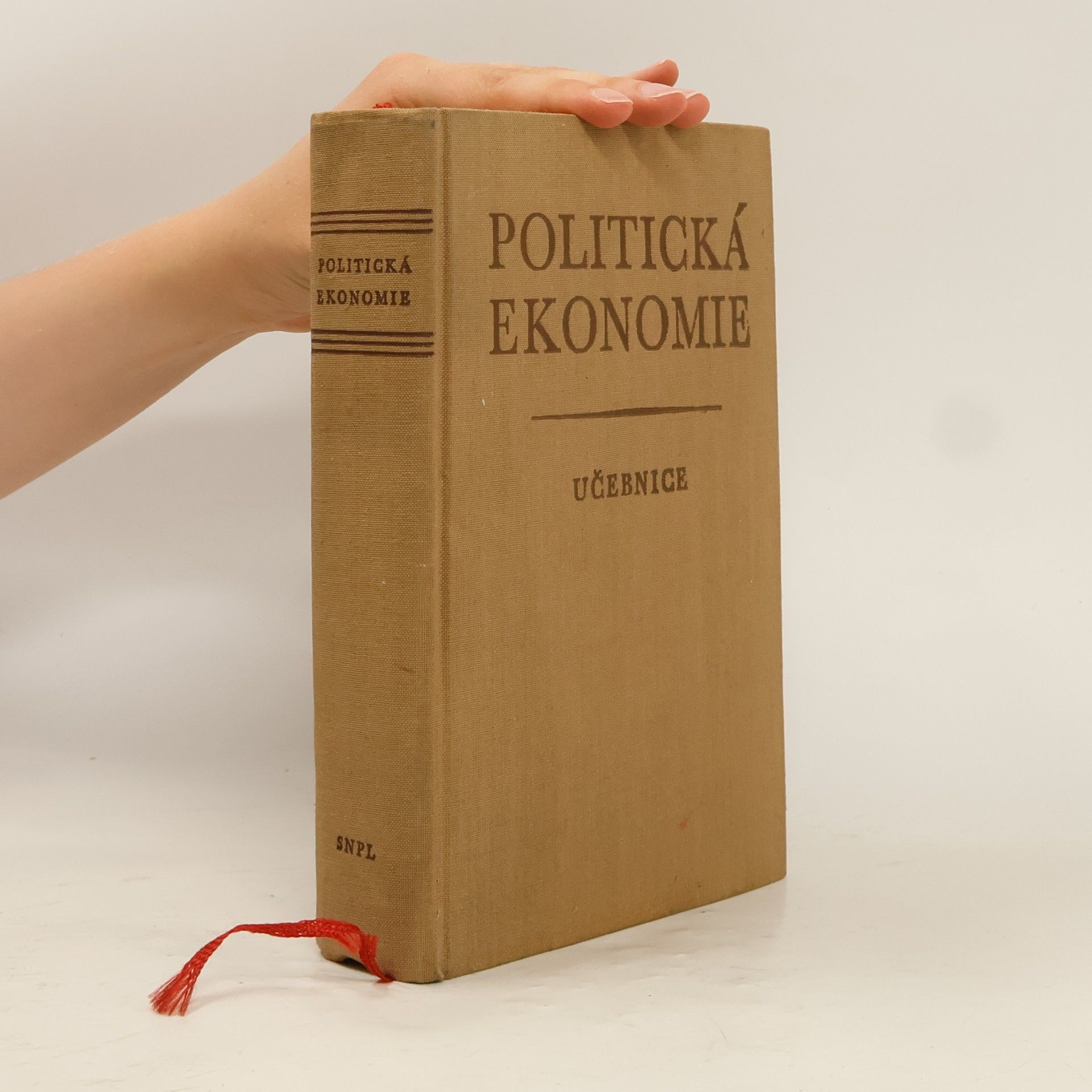 Collectif d'auteurs Politická ekonomie
