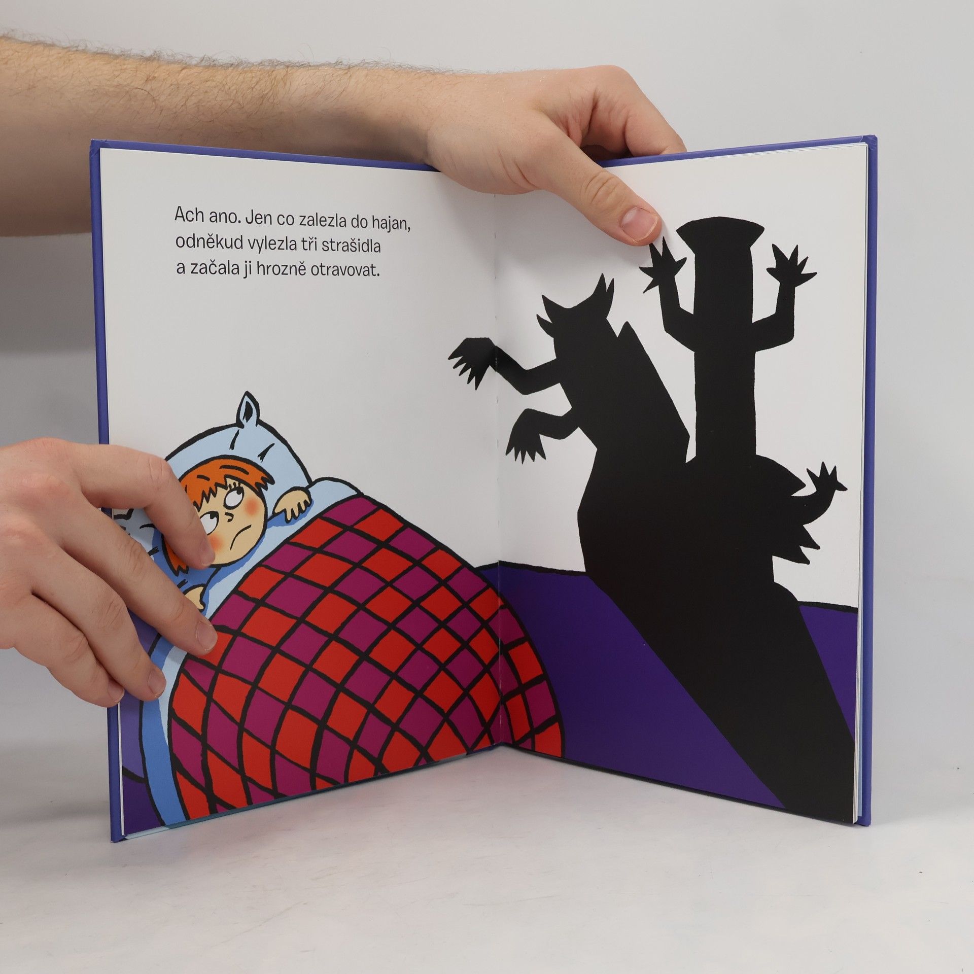 Marjane Satrapi Strašidla se bojí měsíce