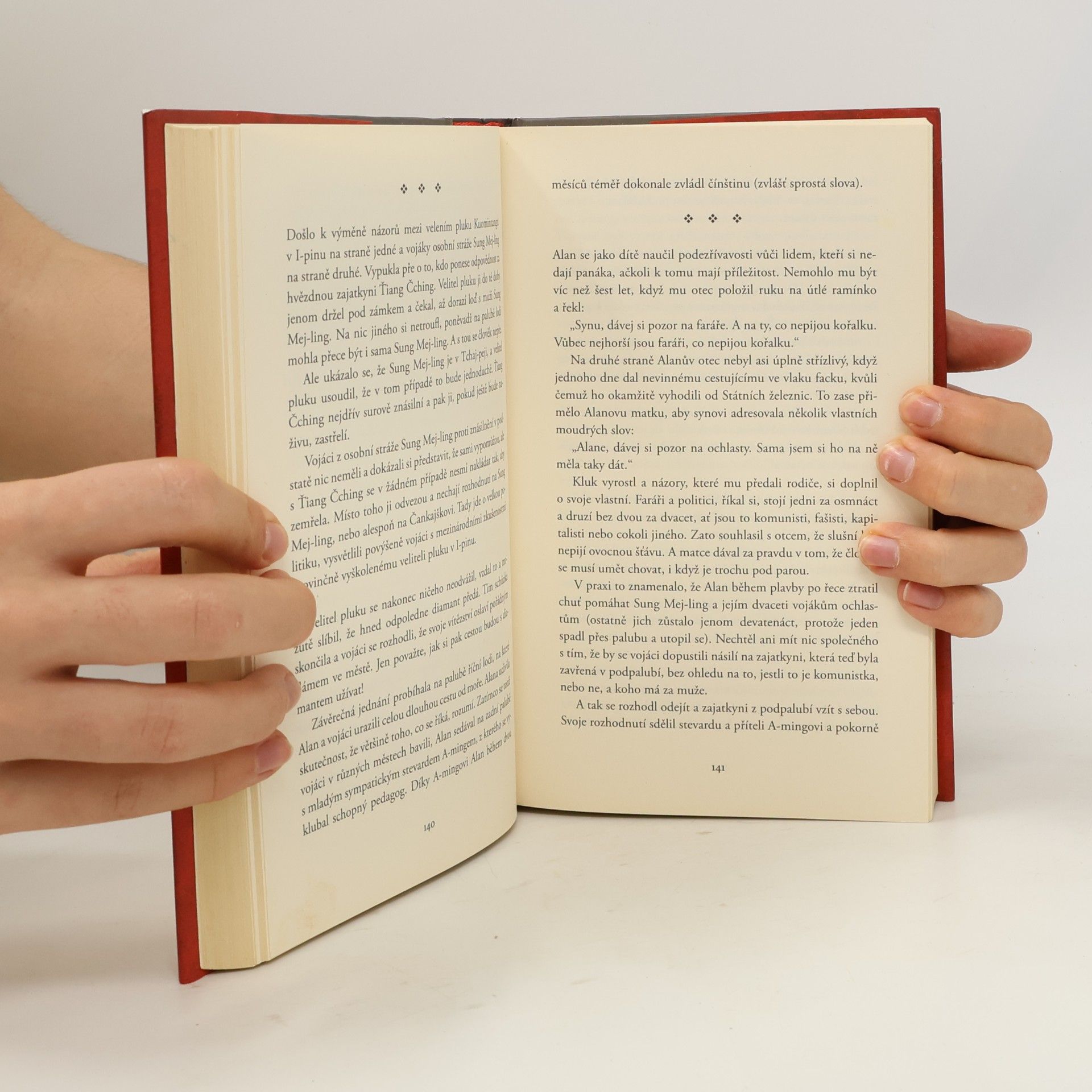 Jonas Jonasson Stoletý stařík, který vylezl z okna a zmizel
