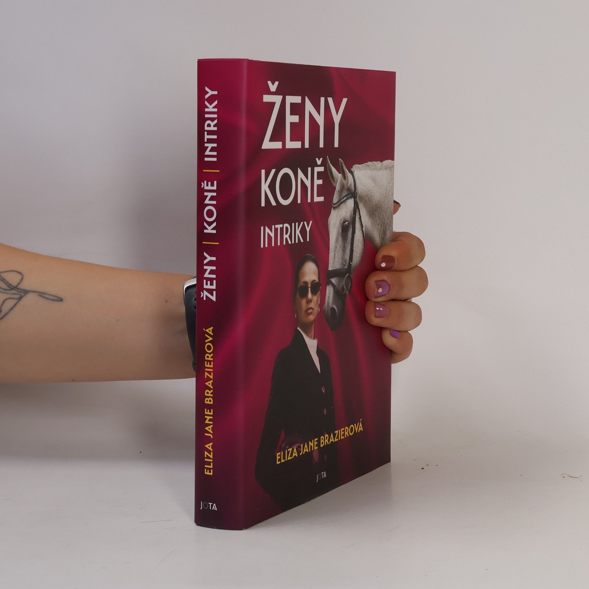 Ženy, koně, intriky