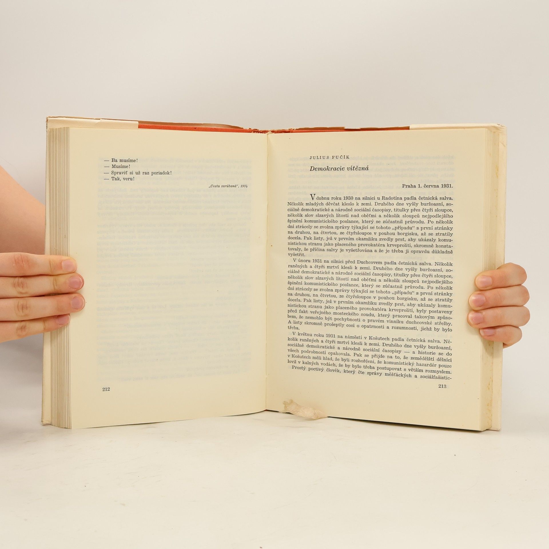 Kolektiv autorů Spisovatelé třicet let pod praporem Komunistické strany Československa : 1921-1951