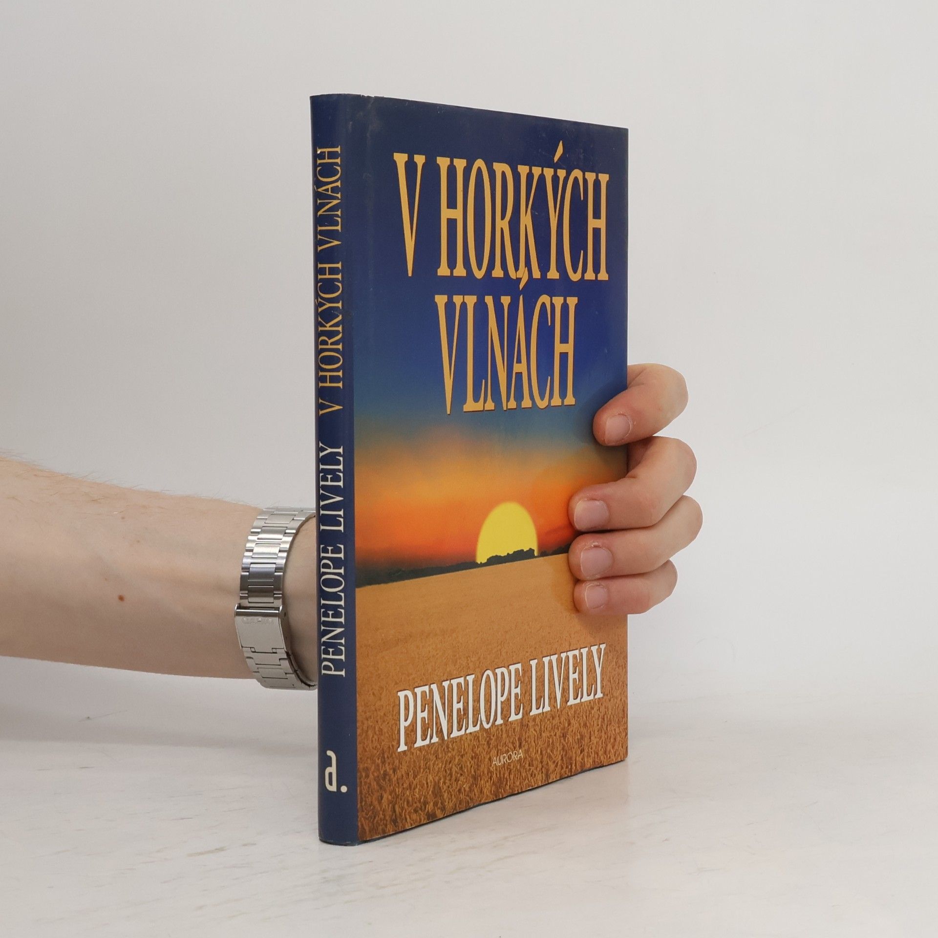 Penelope Lively V horkých vlnách