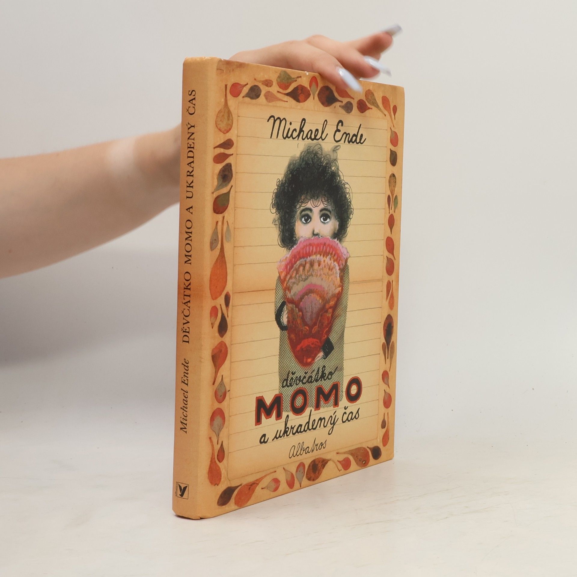 Michael Ende Děvčátko Momo a ukradený čas. Pohádkový román