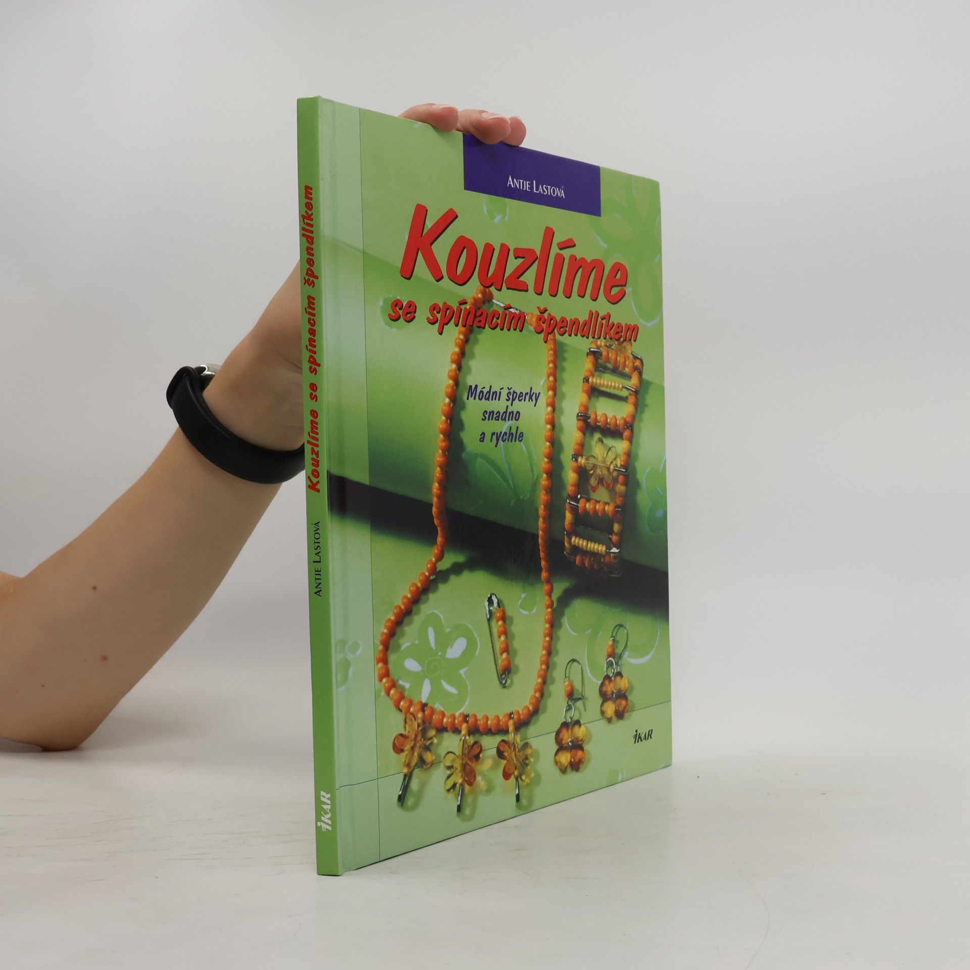 Kouzlíme se spínacím špendlíkem. Módní šperky snadno a rychle