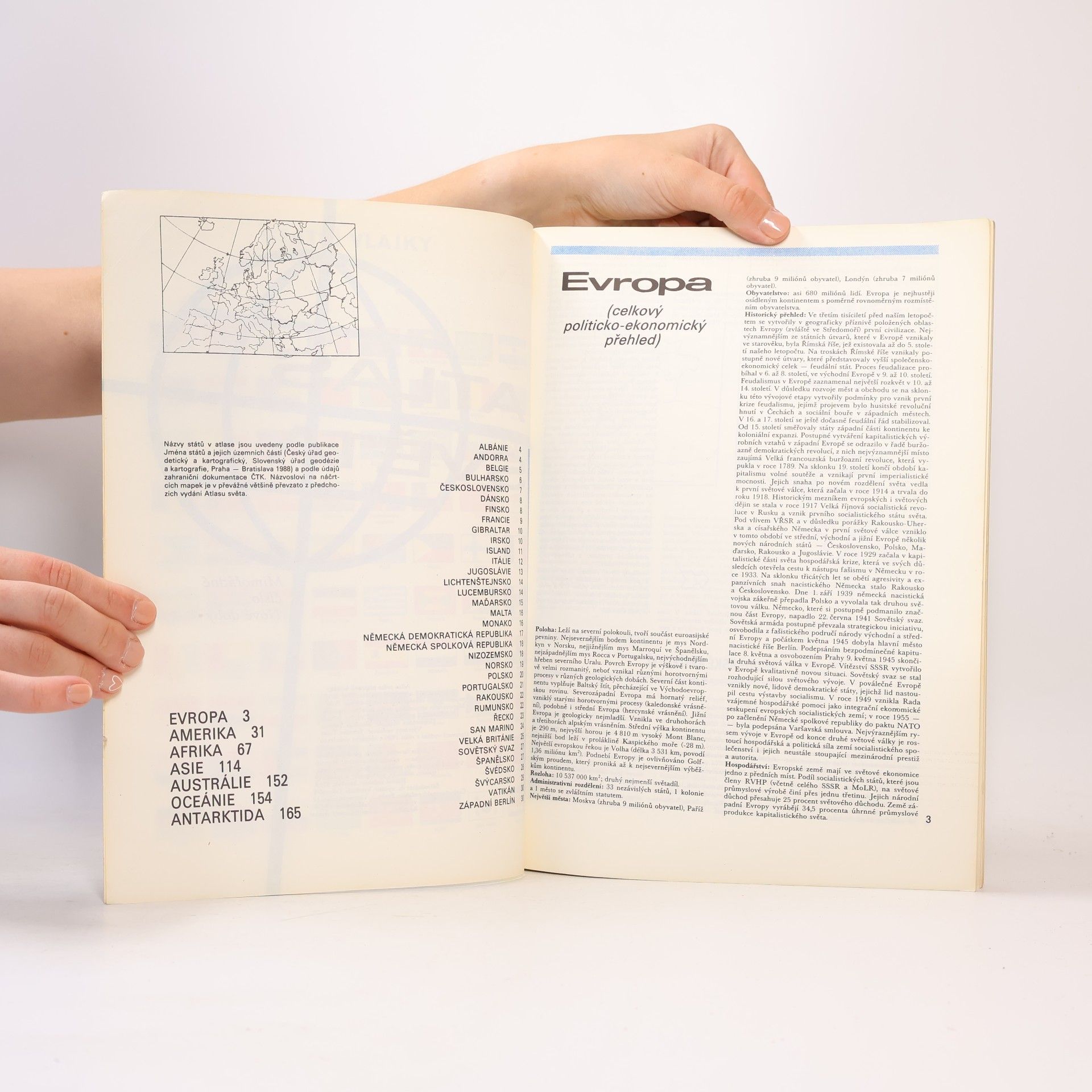 Autorenkollektiv Atlas světa