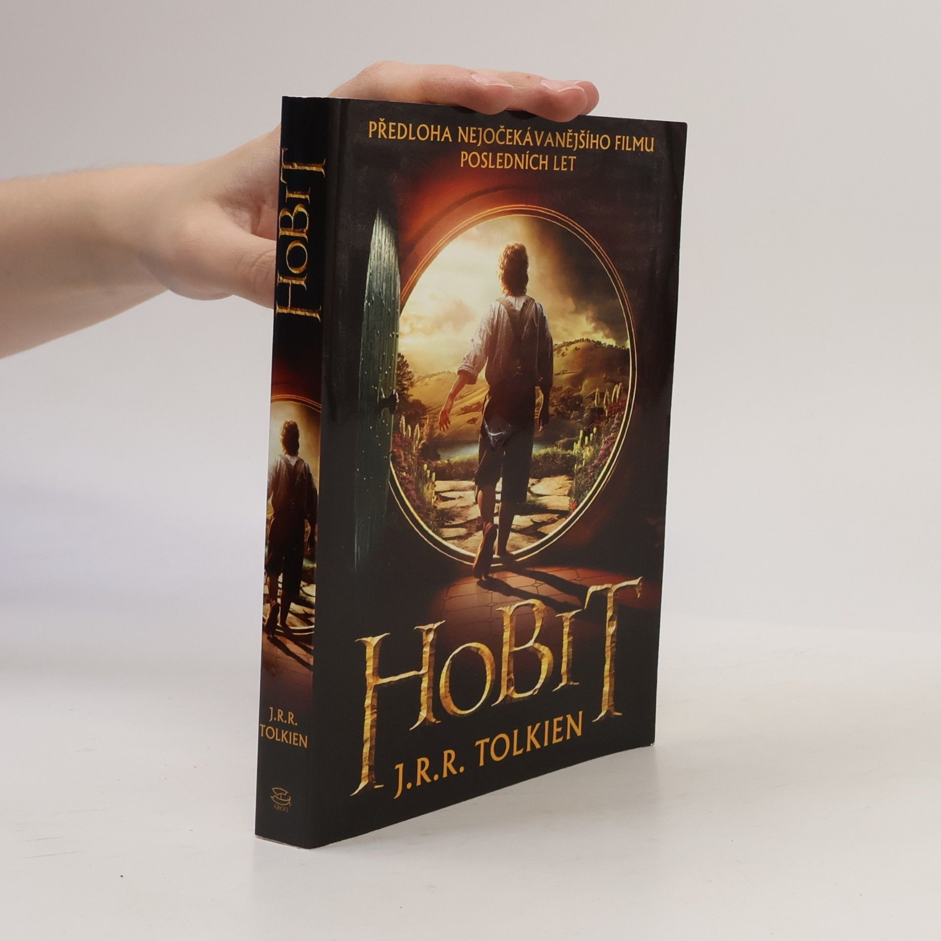 John Ronald Reuel Tolkien Hobit, aneb, Cesta tam a zase zpátky