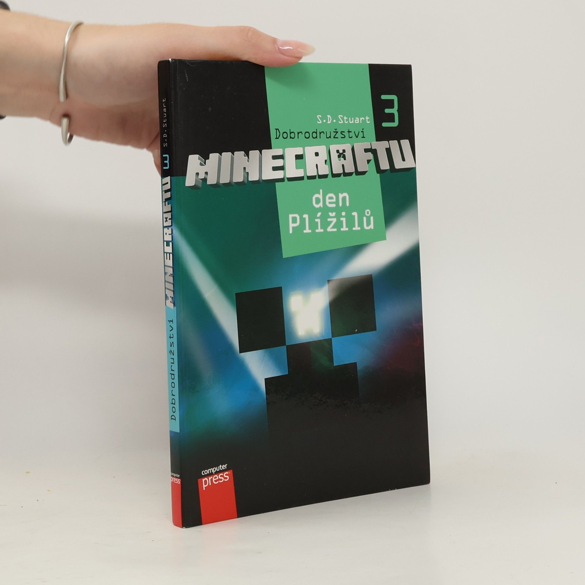 Steve DeWinter Dobrodružství Minecraftu. 3, Den Plížilů