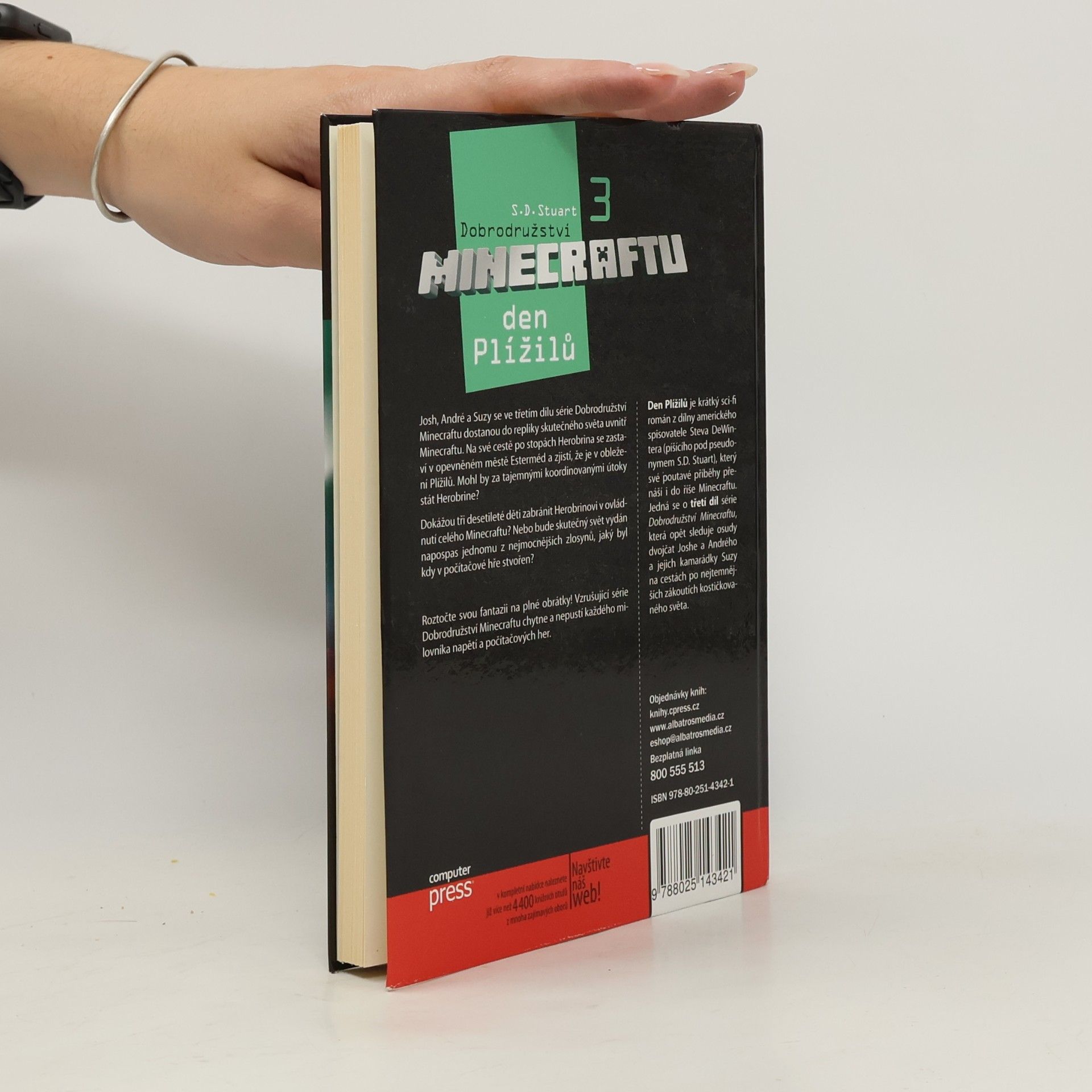 S. D. Stuart Dobrodružství Minecraftu. 3, Den Plížilů