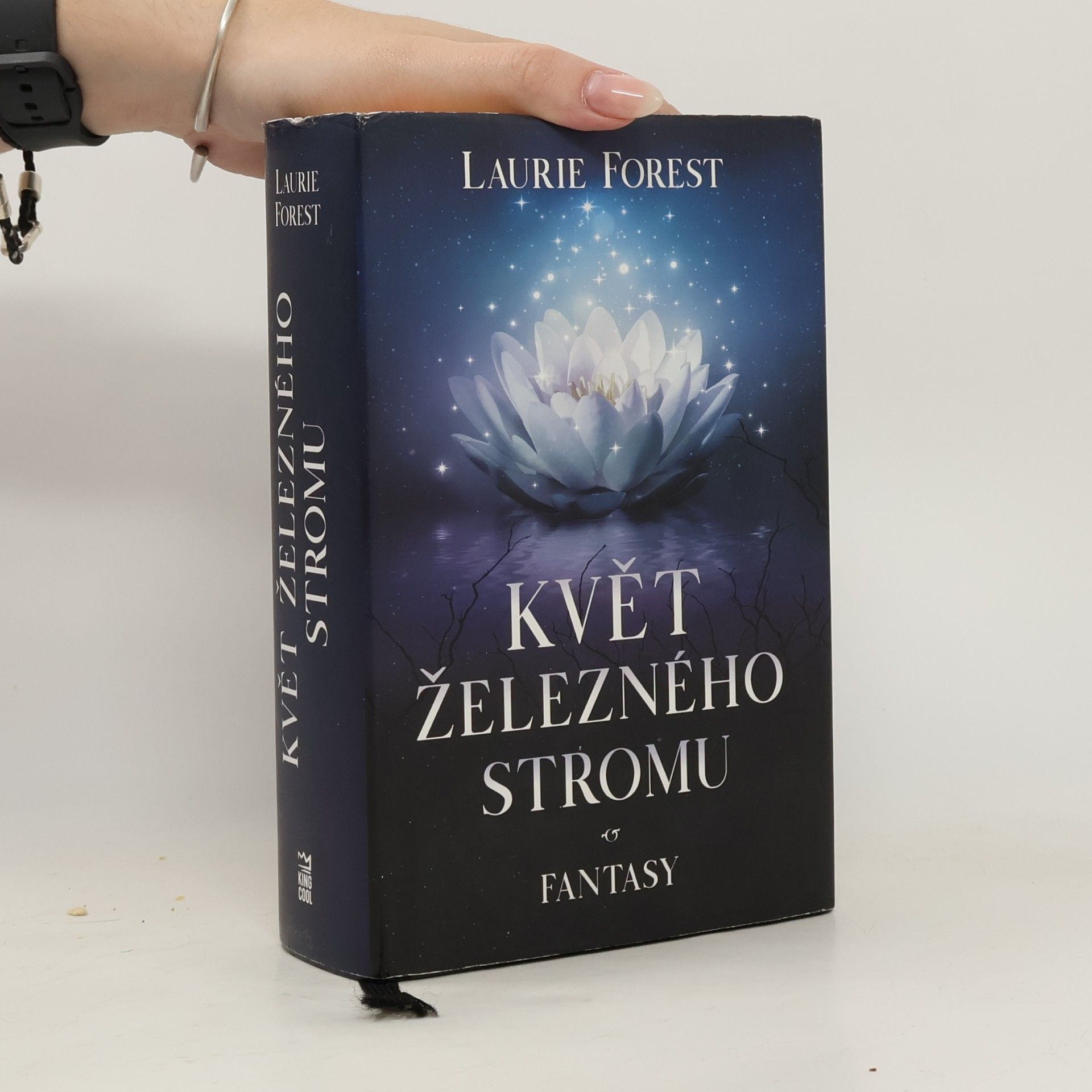 Laurie Forest Květ železného stromu
