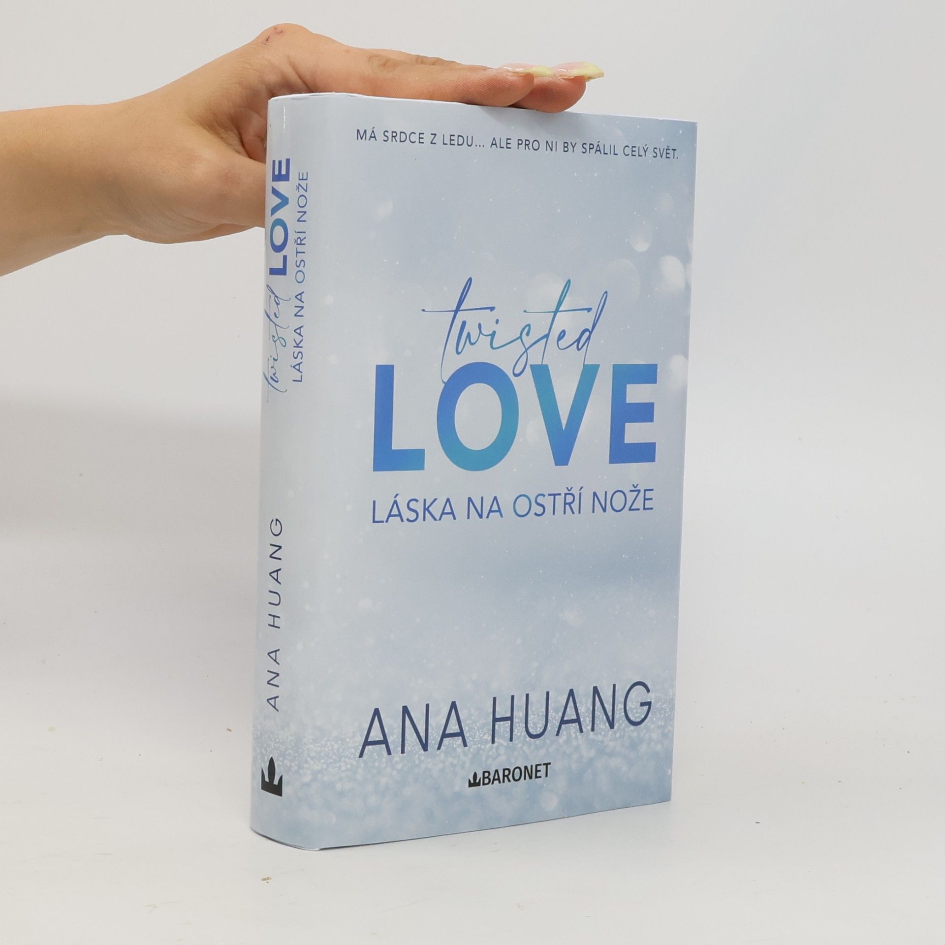 Ana Huang Twisted love. Láska na ostří nože