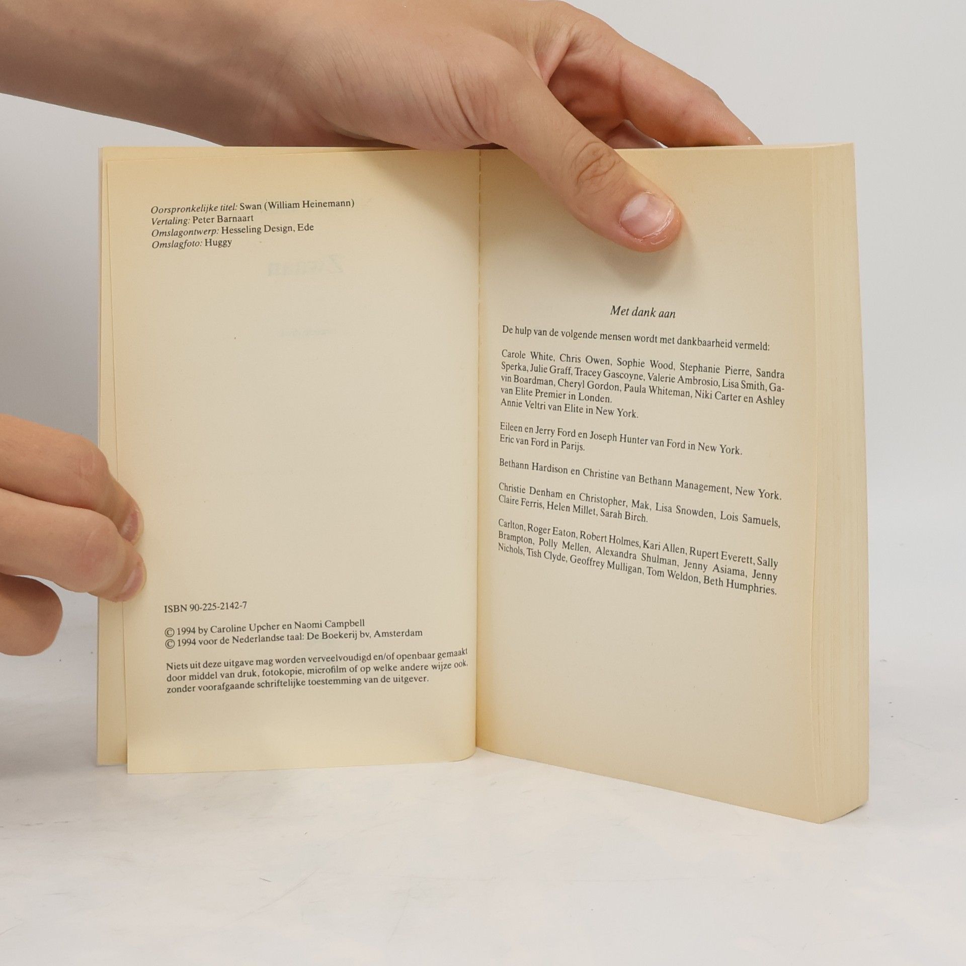 Naomi Campbell Parelpocket: Zwaan