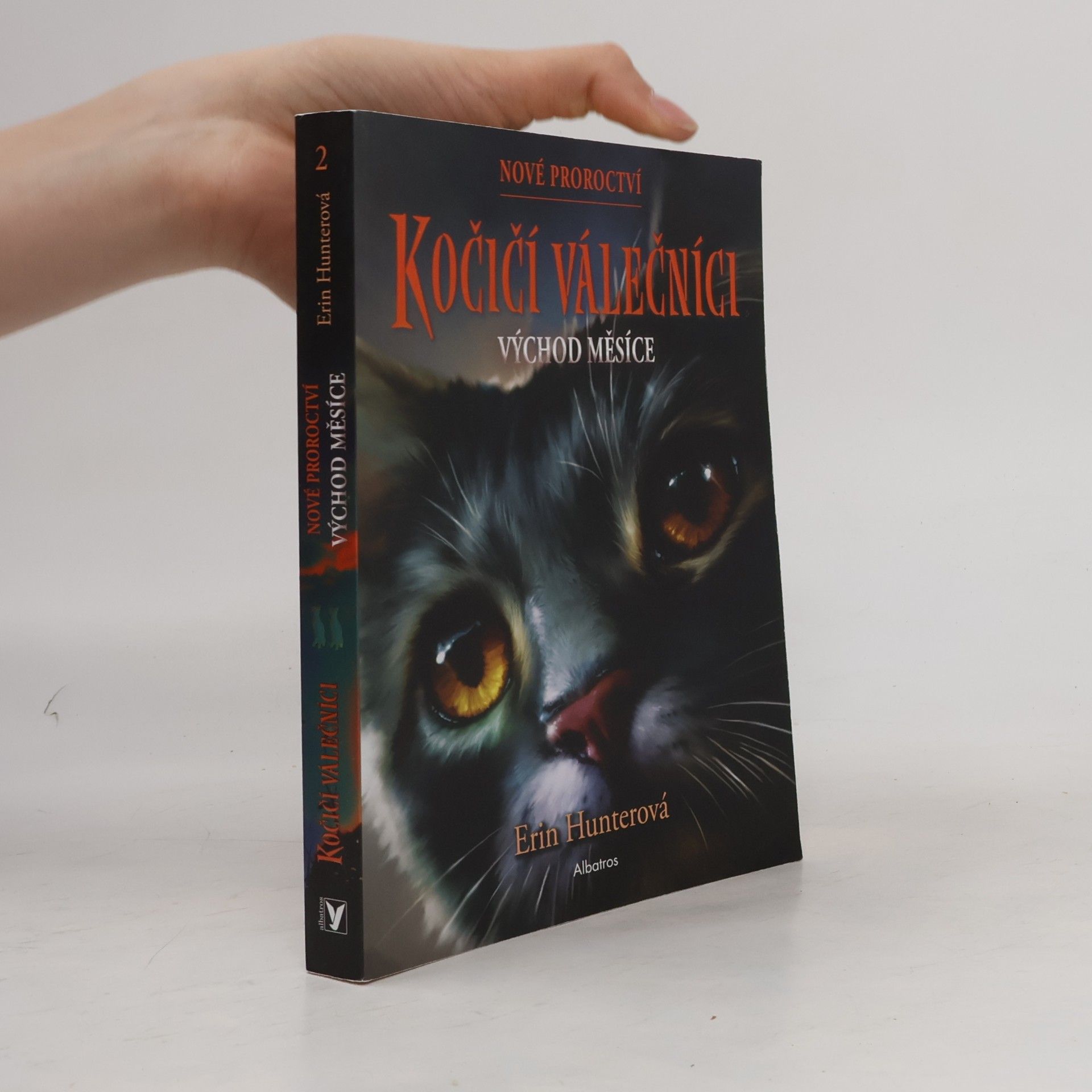 Erin Hunter Východ měsíce