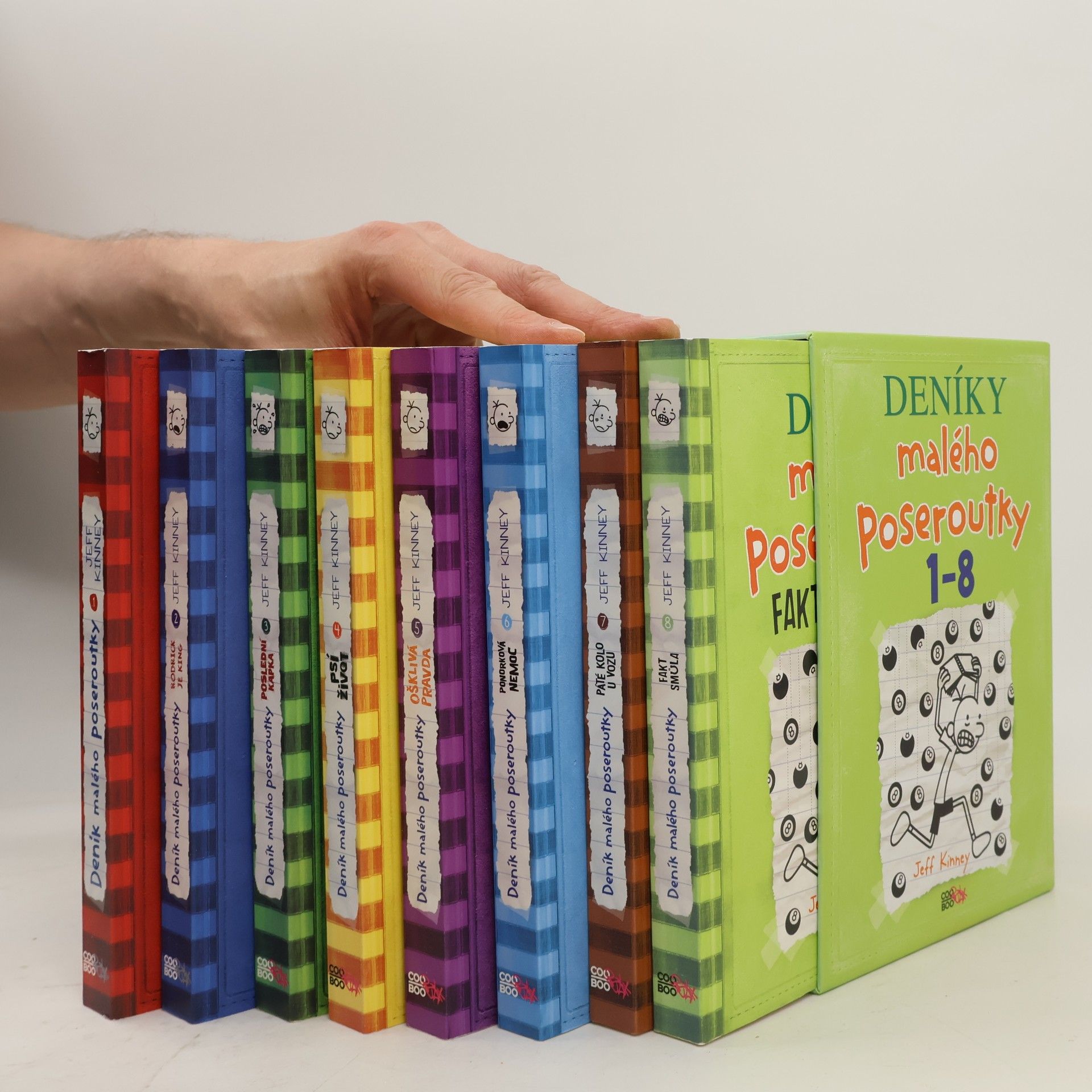 Deník malého poseroutky 1-8 (box)