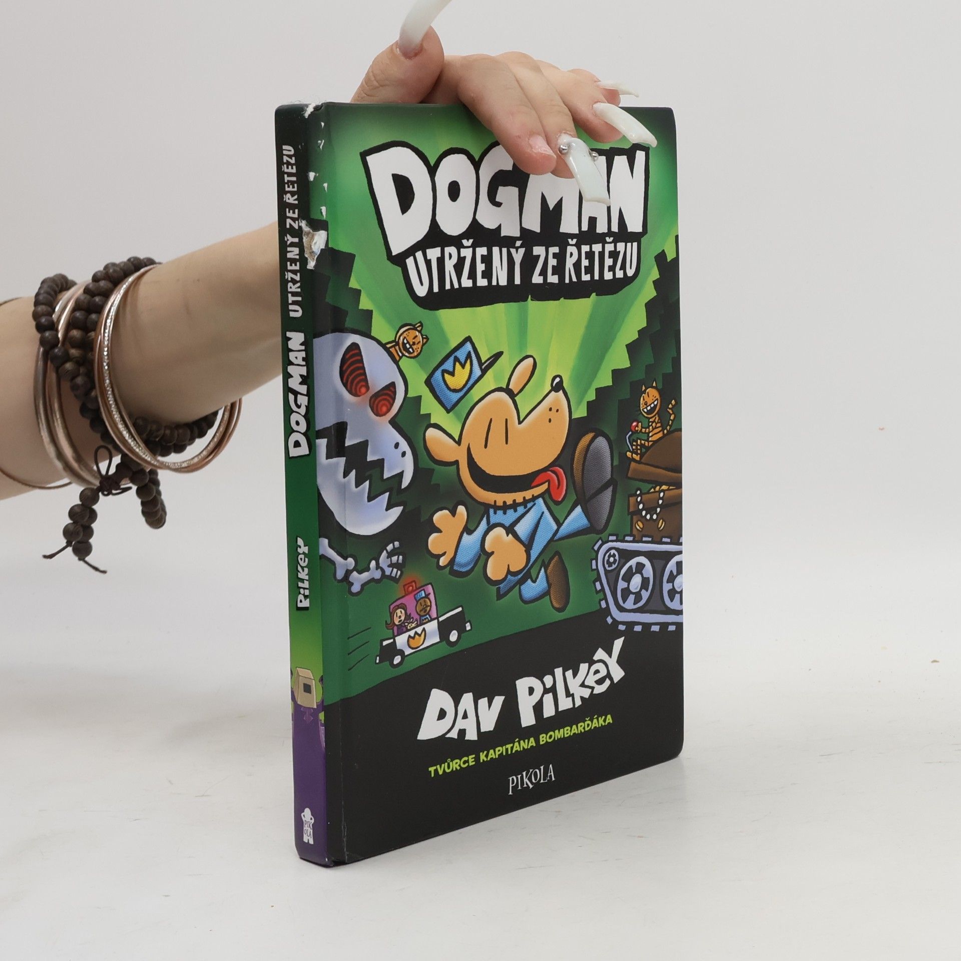 Dav Pilkey Dogman utržený ze řetězu