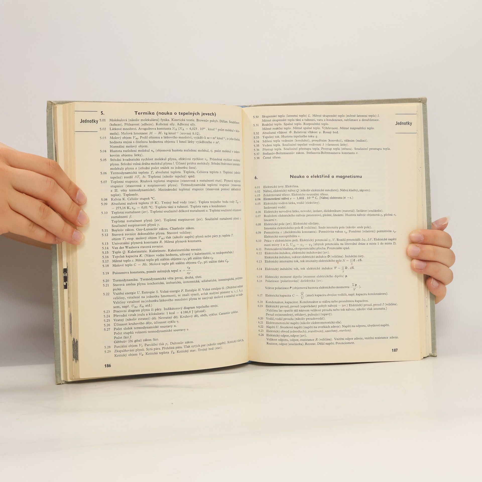 Collectif d'auteurs Matematické, fyzikální a chemické tabulky pro střední školy