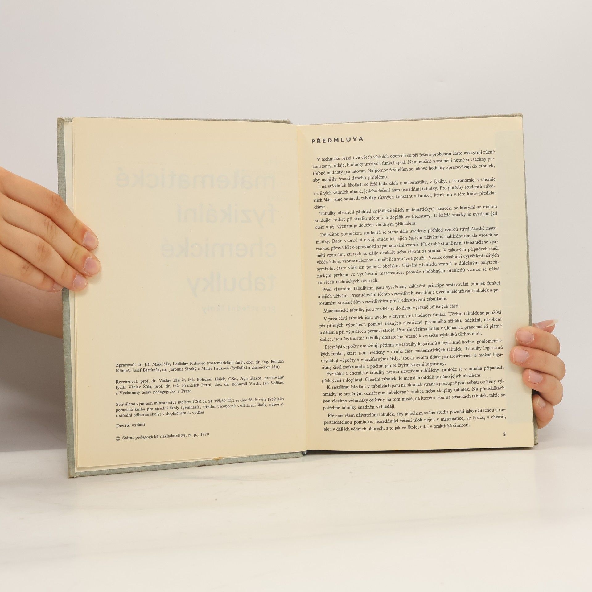 Collectif d'auteurs Matematické, fyzikální a chemické tabulky pro střední školy