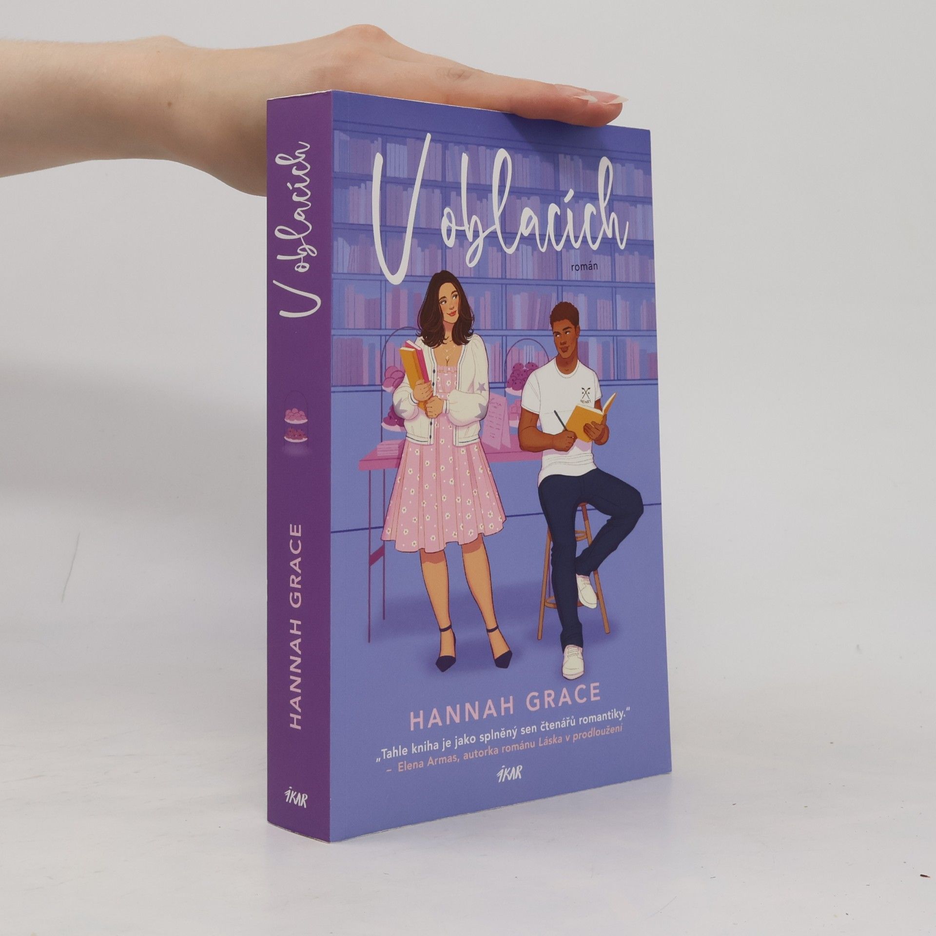 Hannah Grace V oblacích