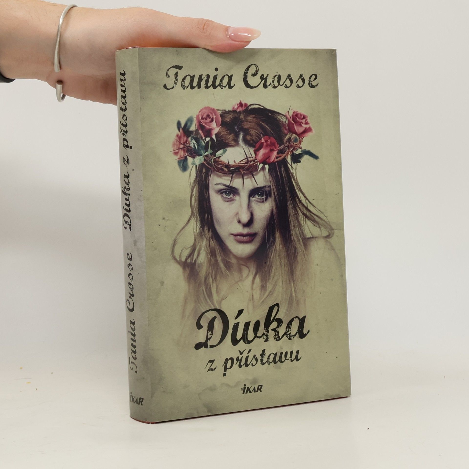 Tania Anne Crosse Dívka z přístavu