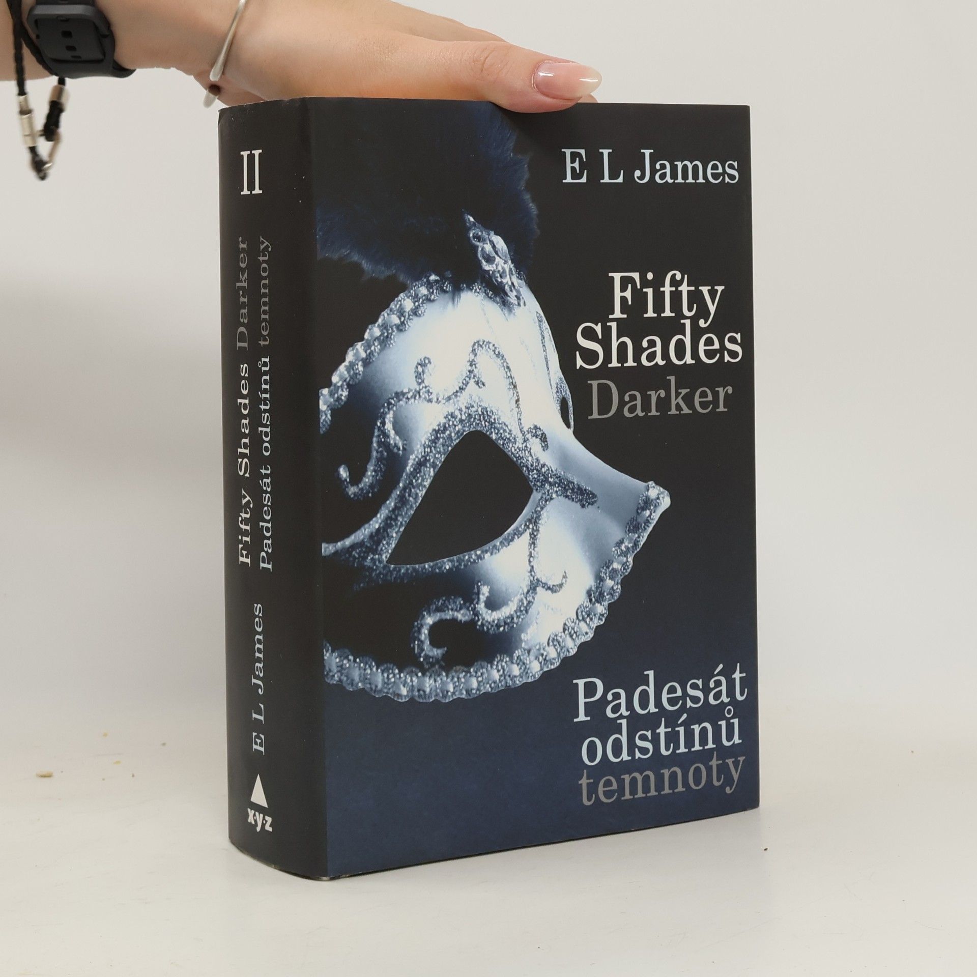 E. L. James Padesát odstínů temnoty