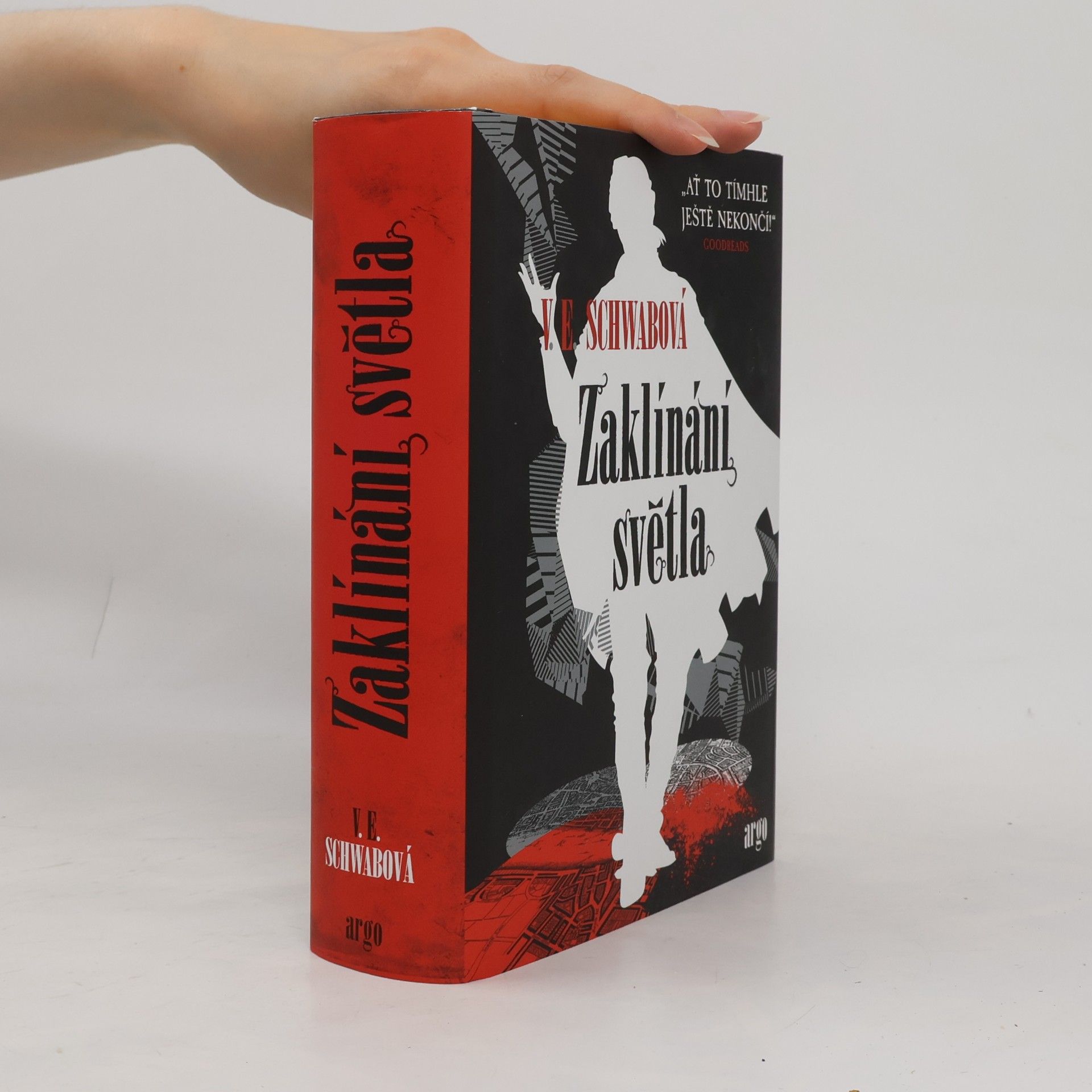 Victoria Schwab Zaklínání světla