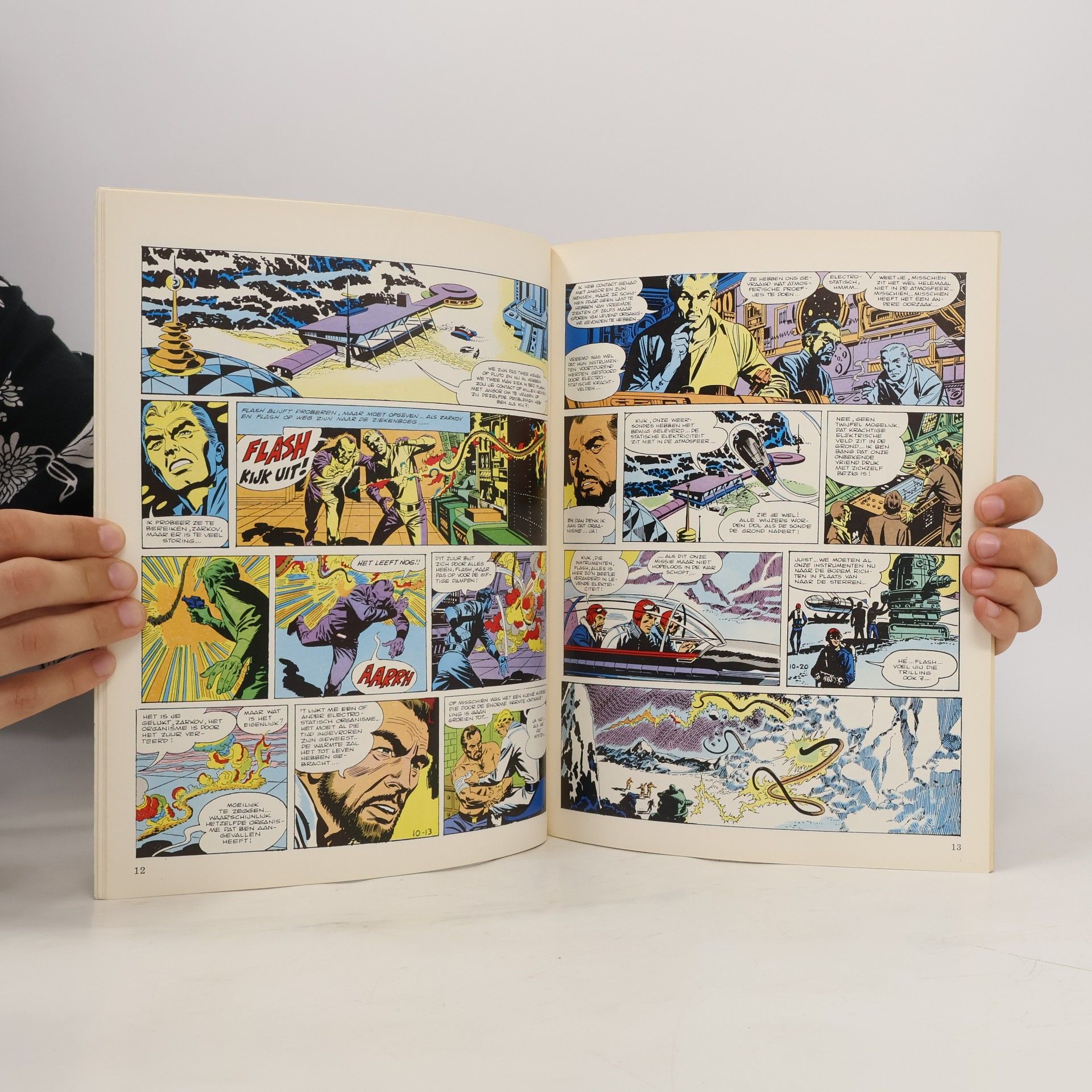 Dan Barry Flash Gordon - 1: Pluto Odyssee + De Robotplaneet