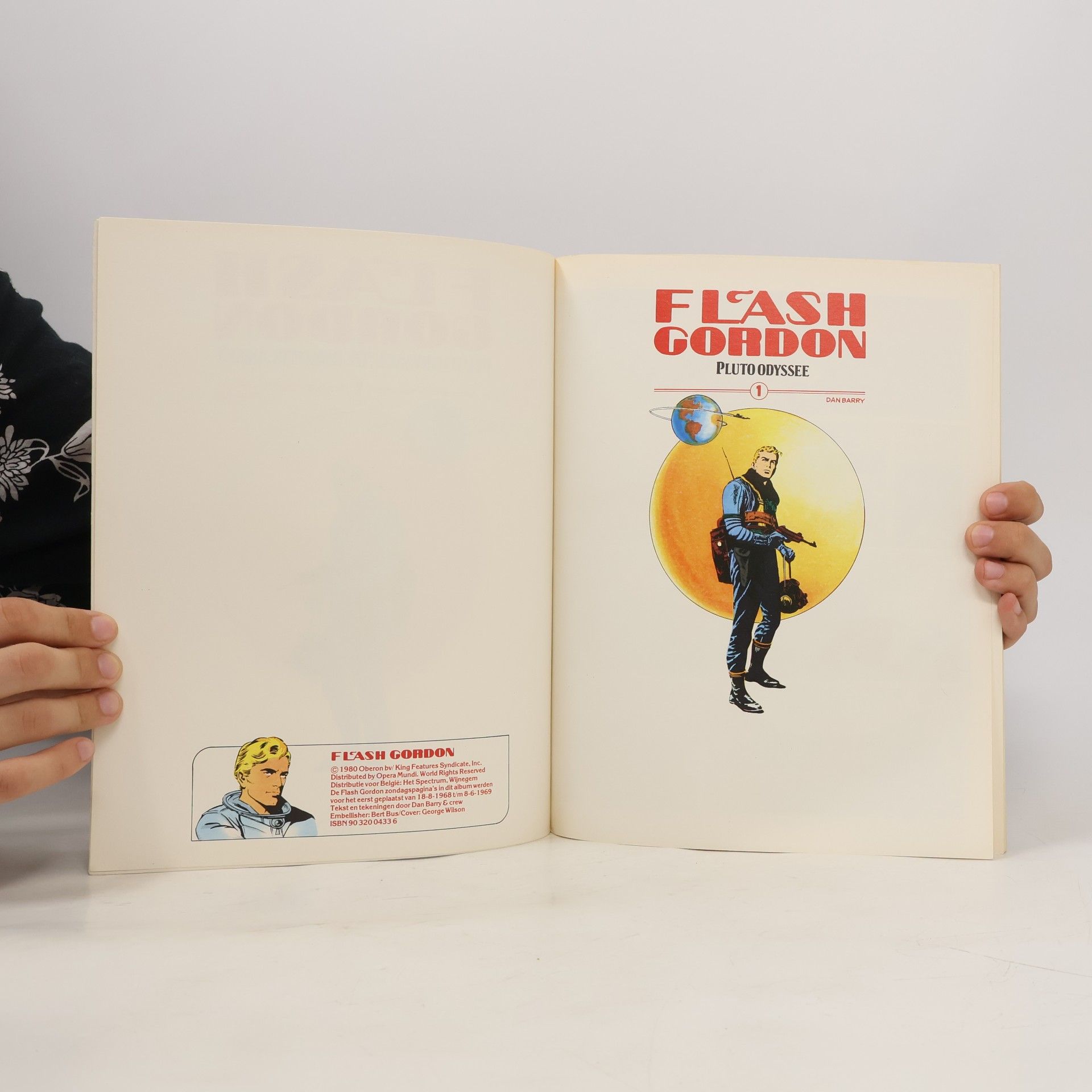 Dan Barry Flash Gordon - 1: Pluto Odyssee + De Robotplaneet