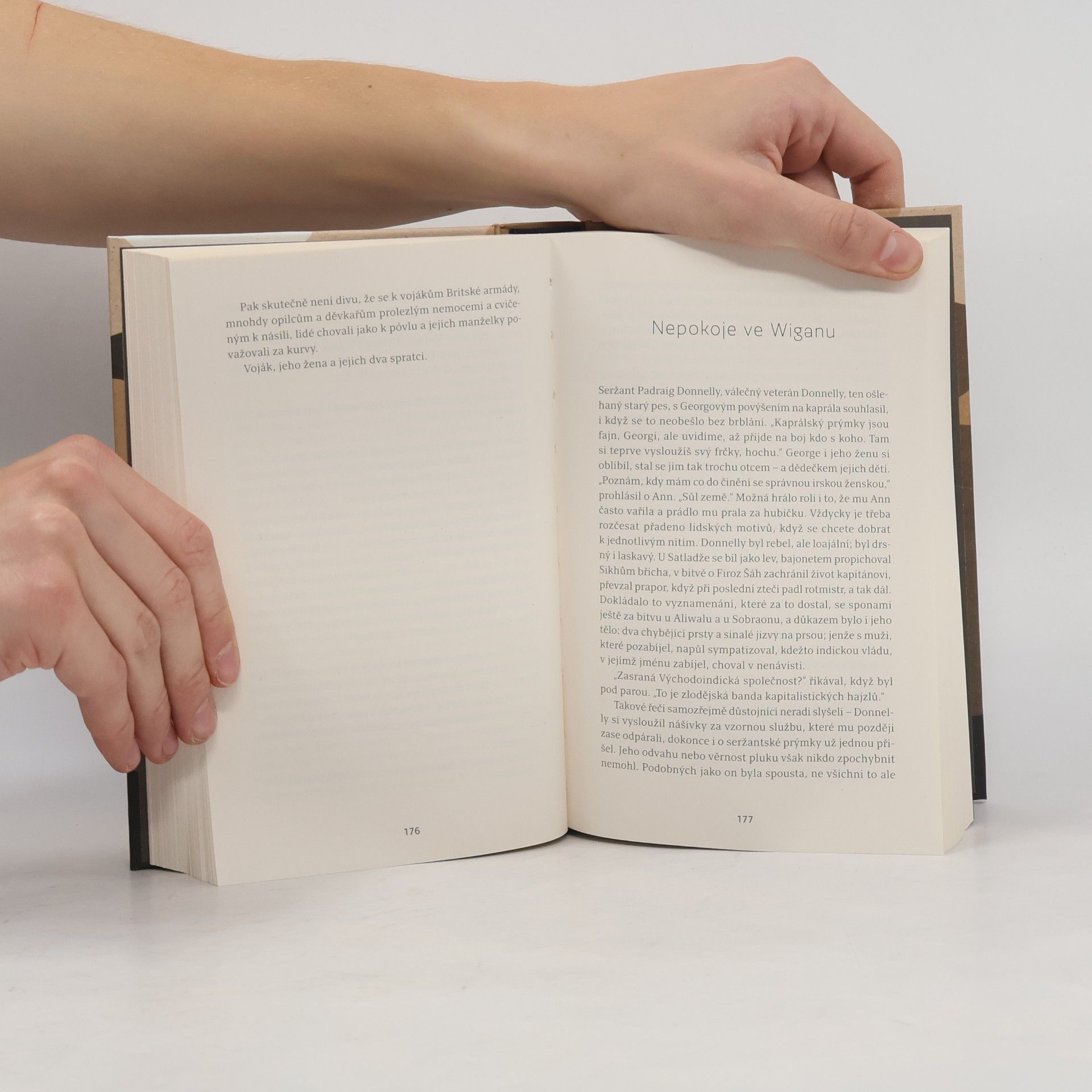 Simon Mawer Anatomie rodu