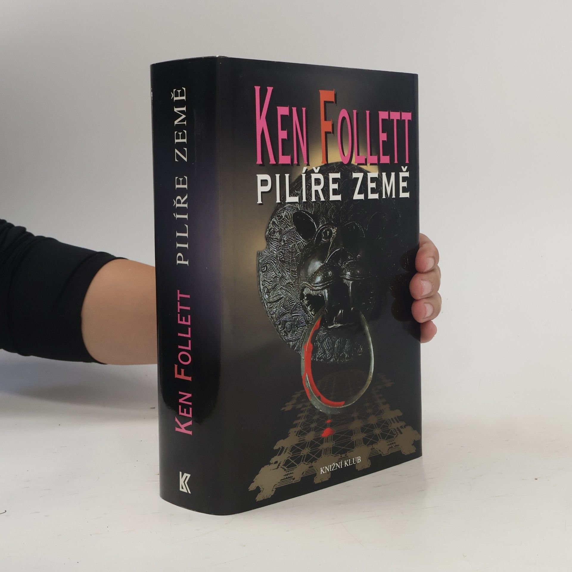 Ken Follett Pilíře země