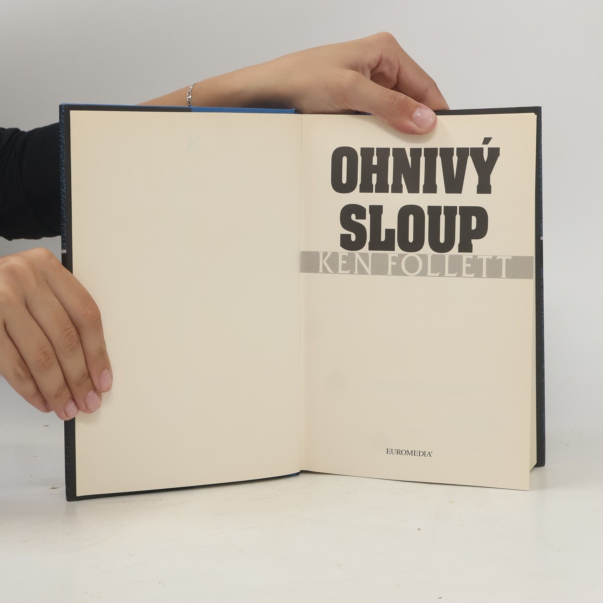 Ken Follett Ohnivý sloup