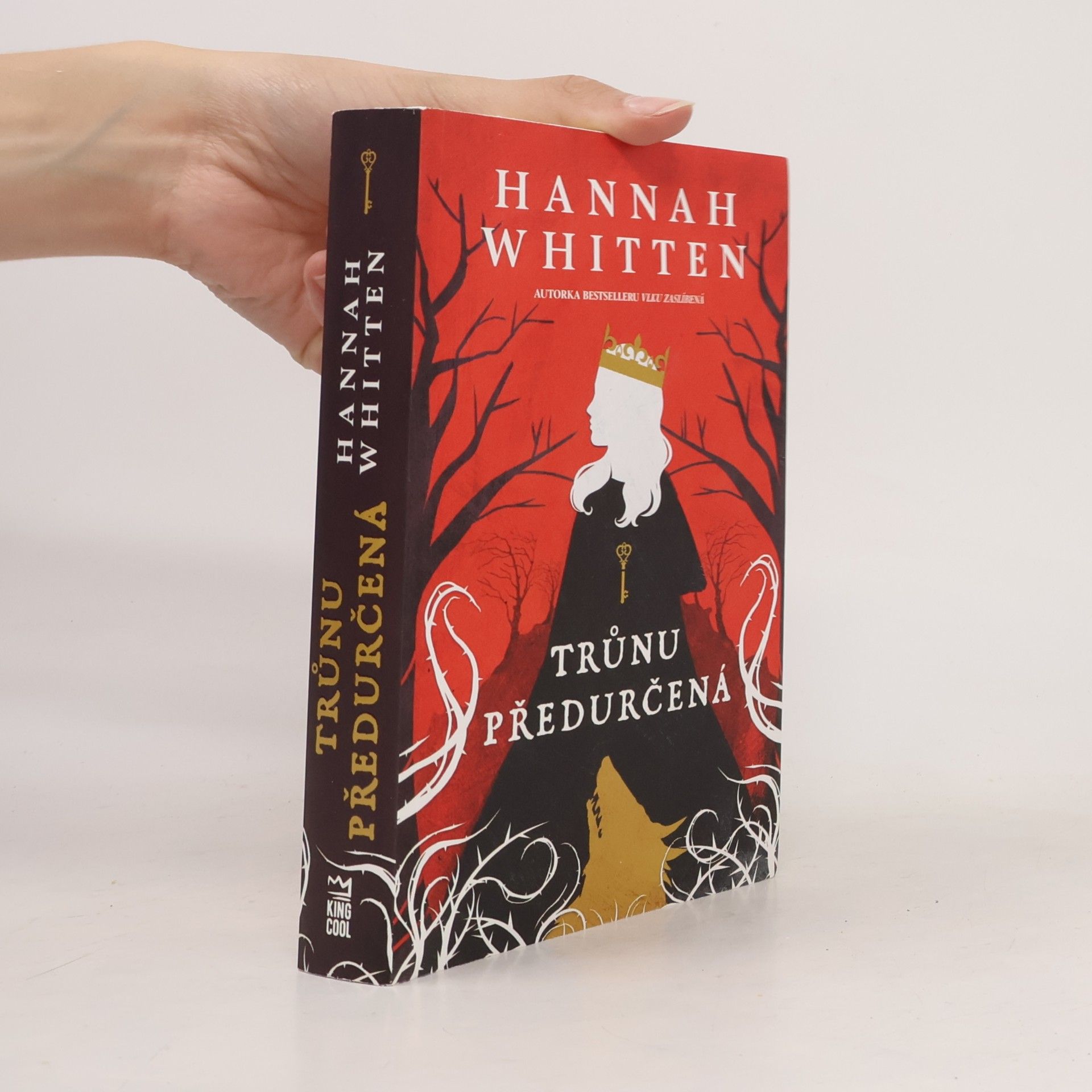 Hannah Whitten Trůnu předurčená
