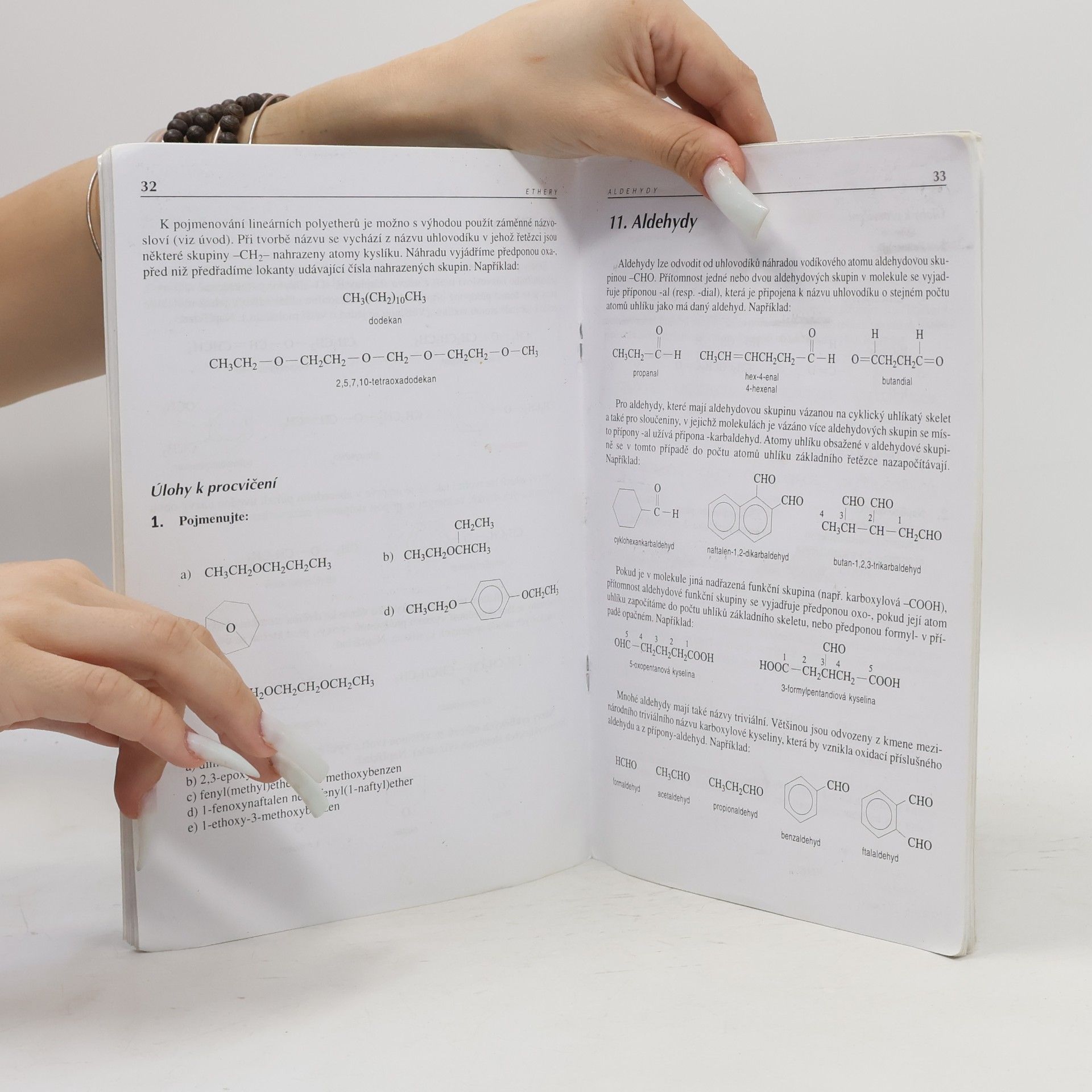 Aleš Mareček Chemie : názvosloví organických sloučenin : pro studenty středních škol