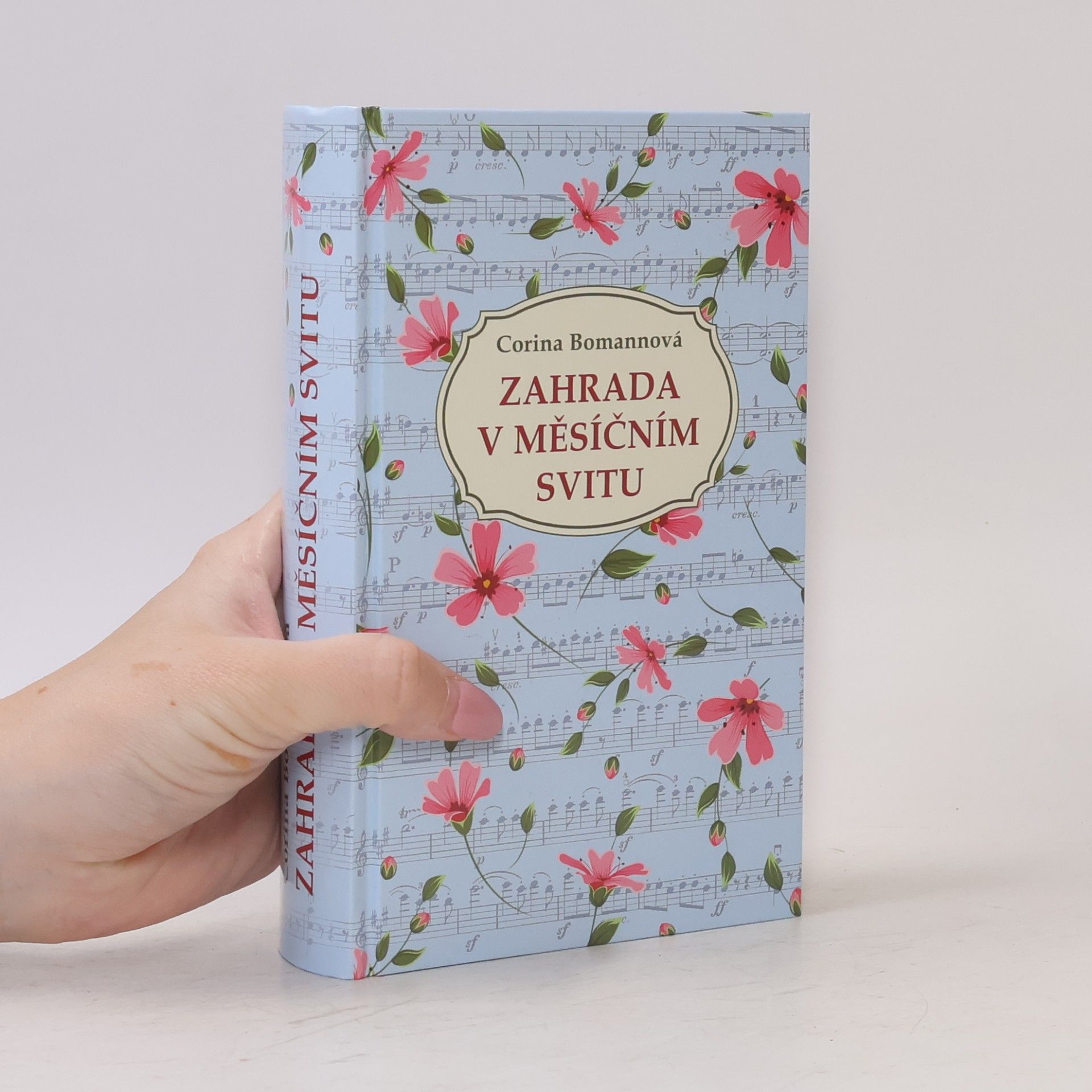 Corina Bomann Zahrada v měsíčním svitu