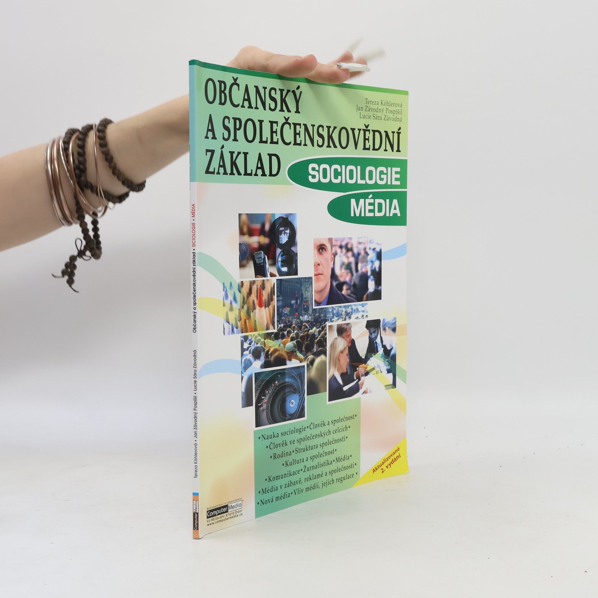 Lucie Sára Závodná Občanský a společenskovědní základ – sociologie, média