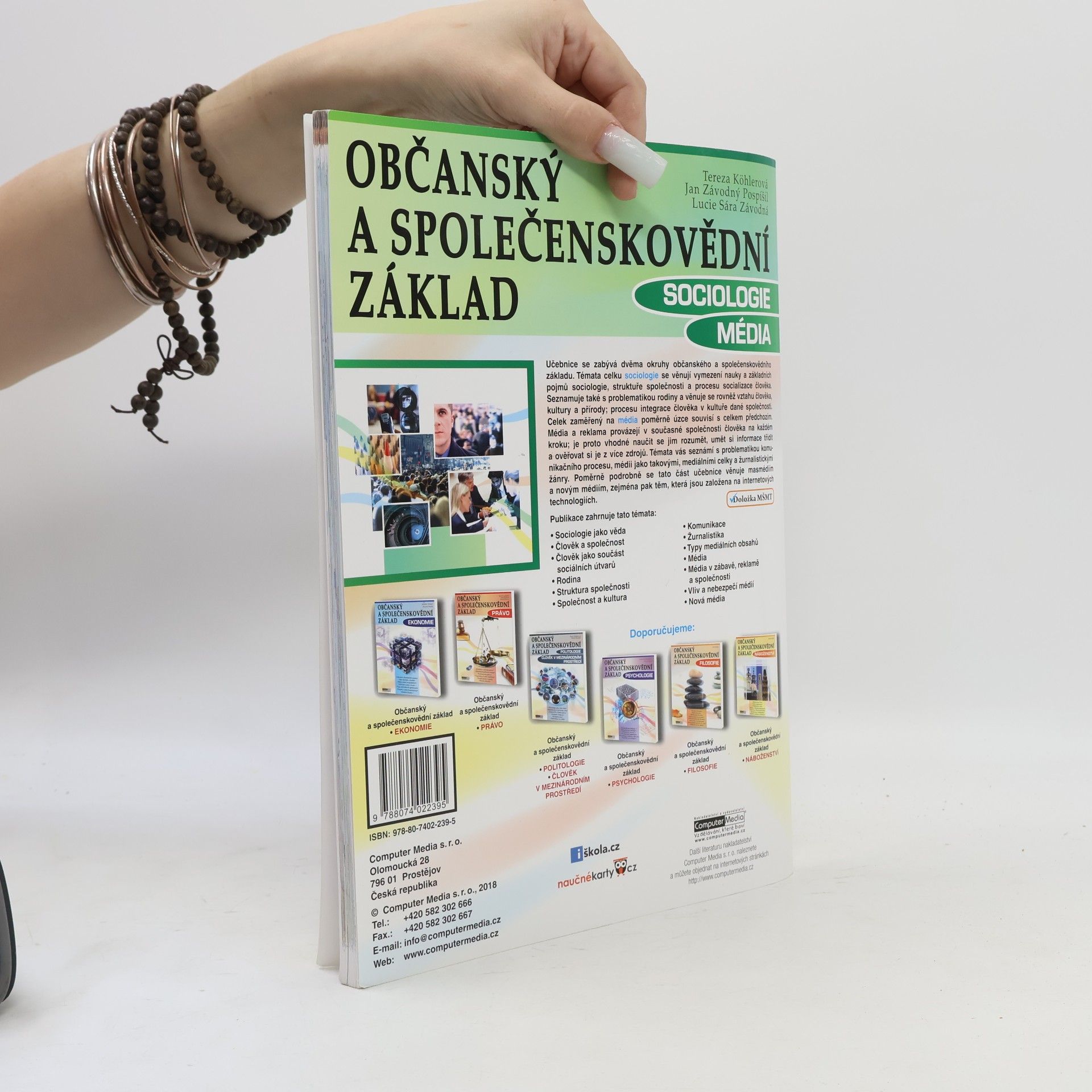 Lucie Sára Závodná Občanský a společenskovědní základ – sociologie, média