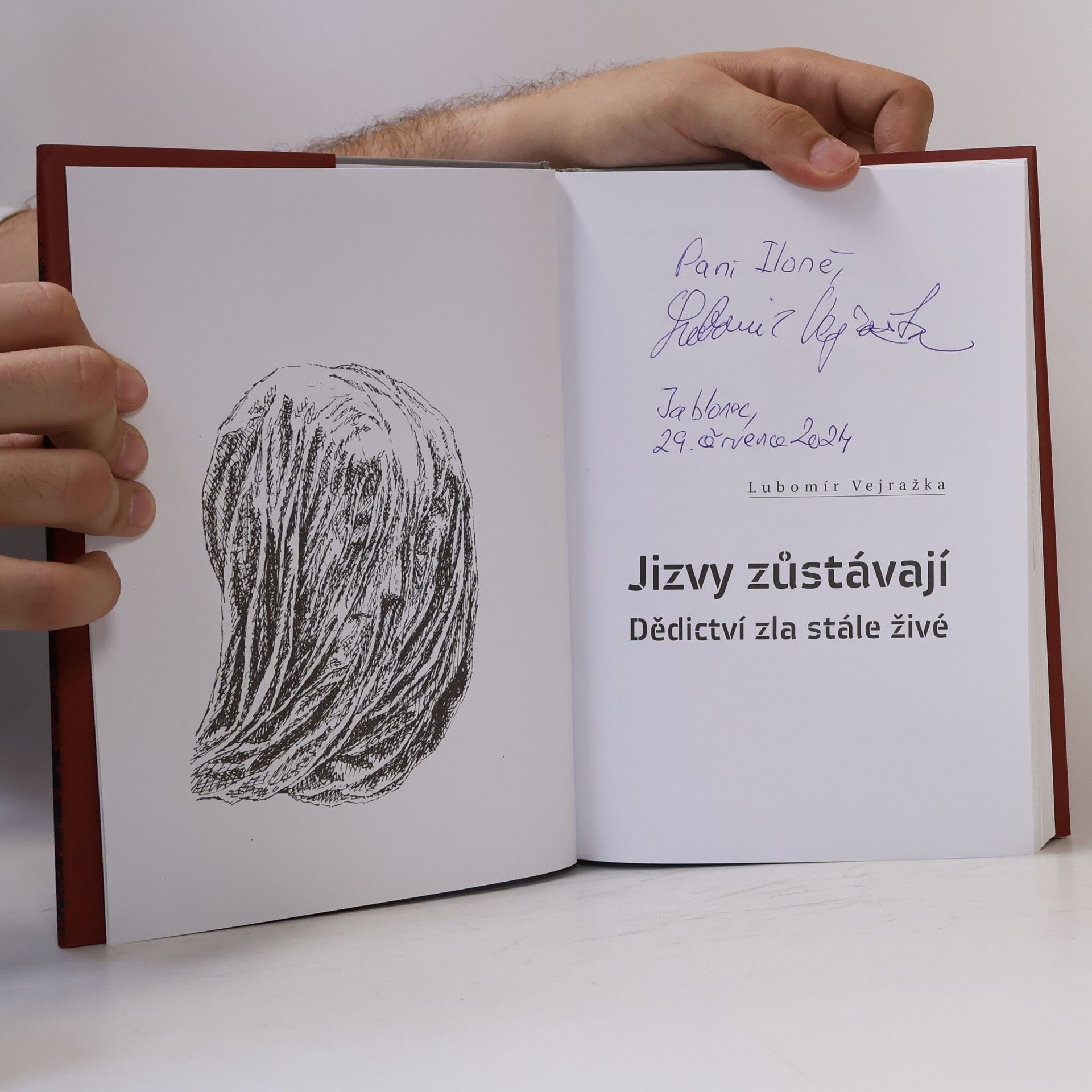 Lubomír Vejražka Jizvy zůstávají. Dědictví zla stále živé