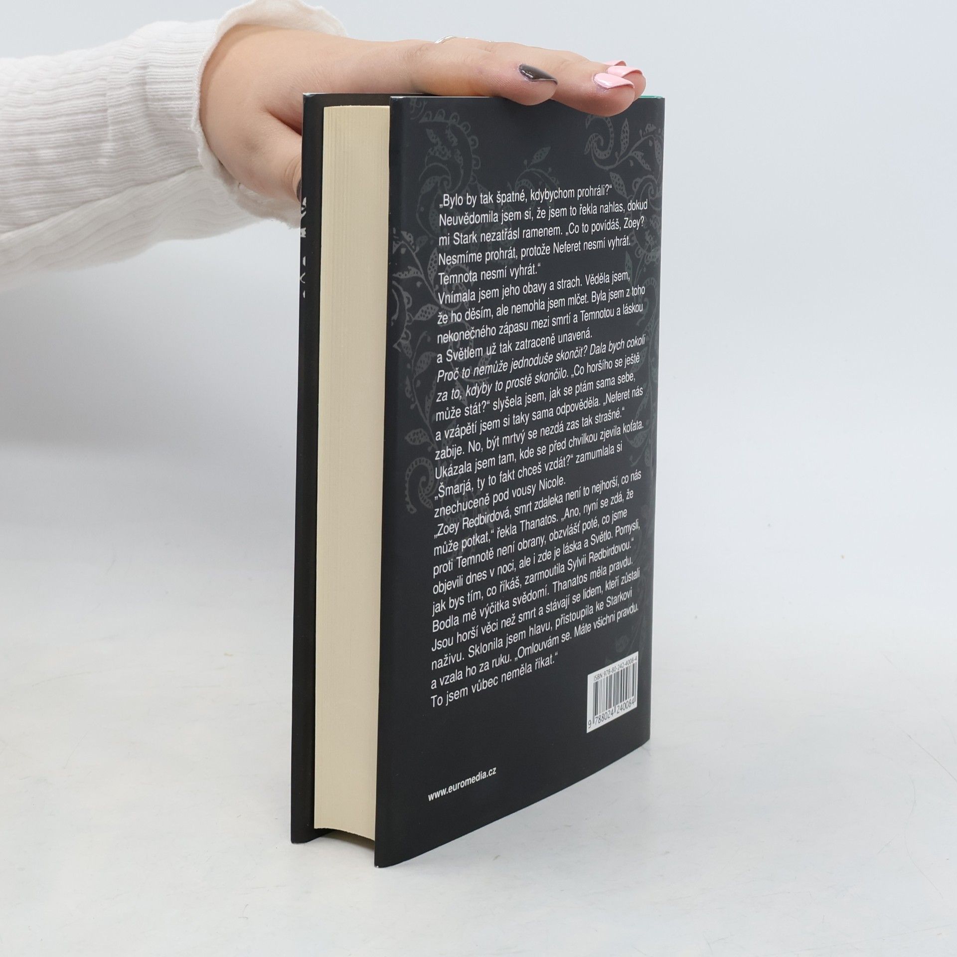 P. C. Castová Škola noci. 10, Skrytá
