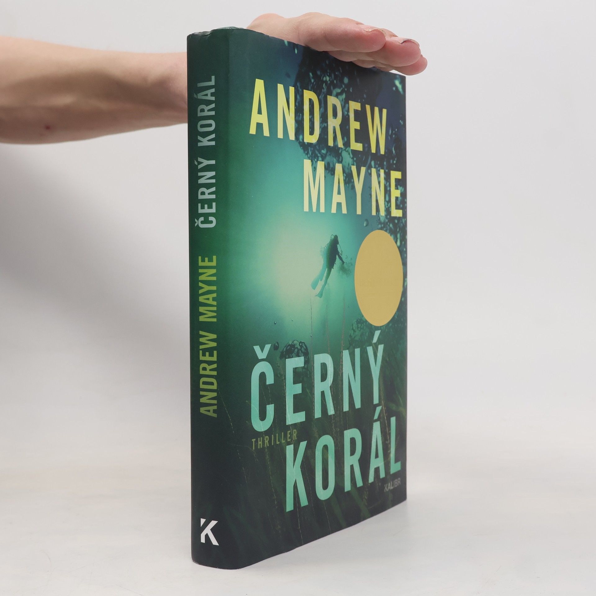 Andrew Mayne Černý korál