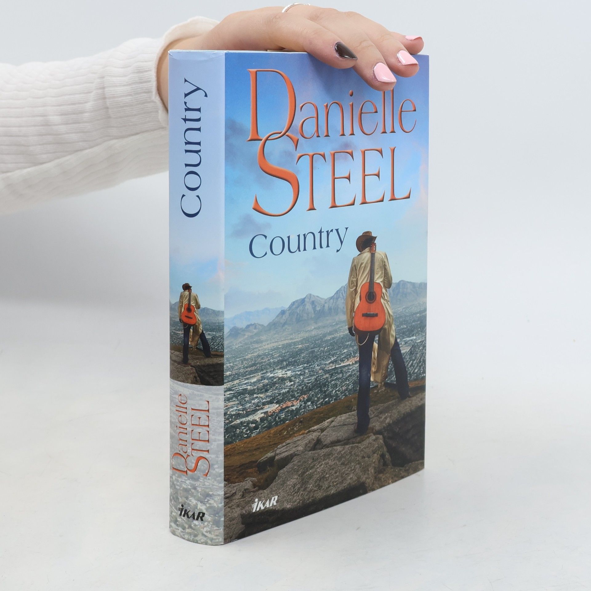 Danielle Steel Country