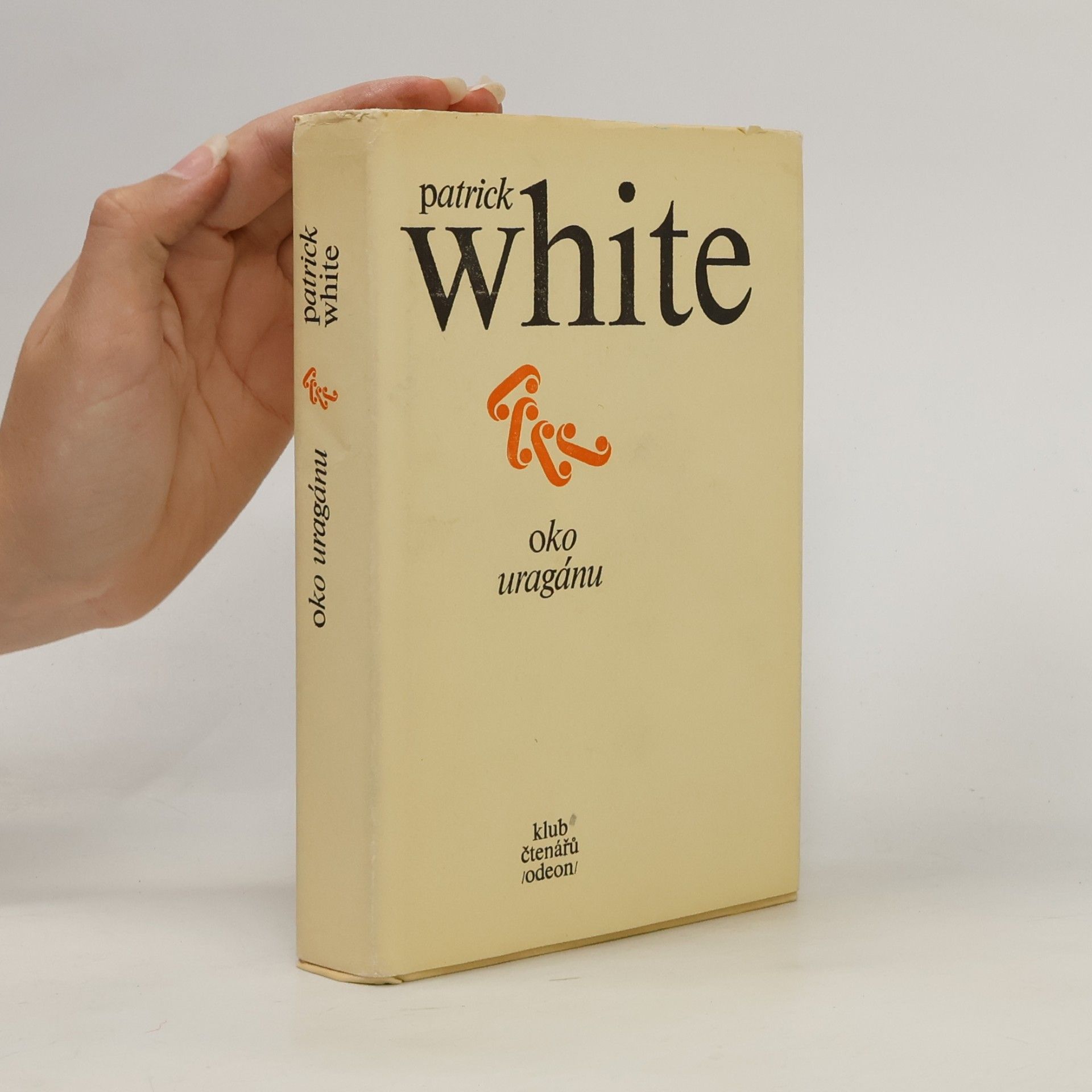 Patrick White Oko uragánu