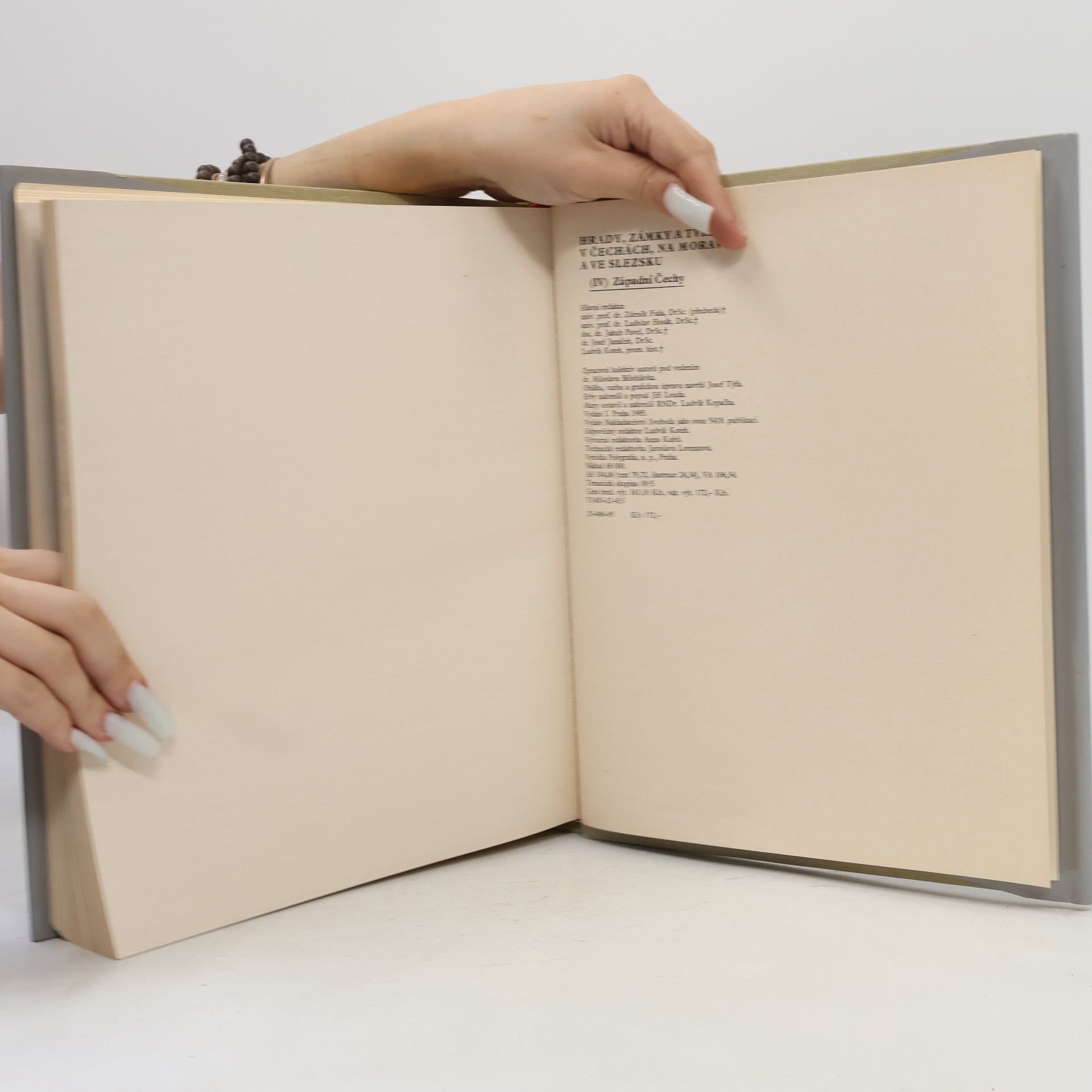 Autores varios Hrady, zámky a tvrze v Čechách, na Moravě a ve Slezsku IV. Západní Čechy