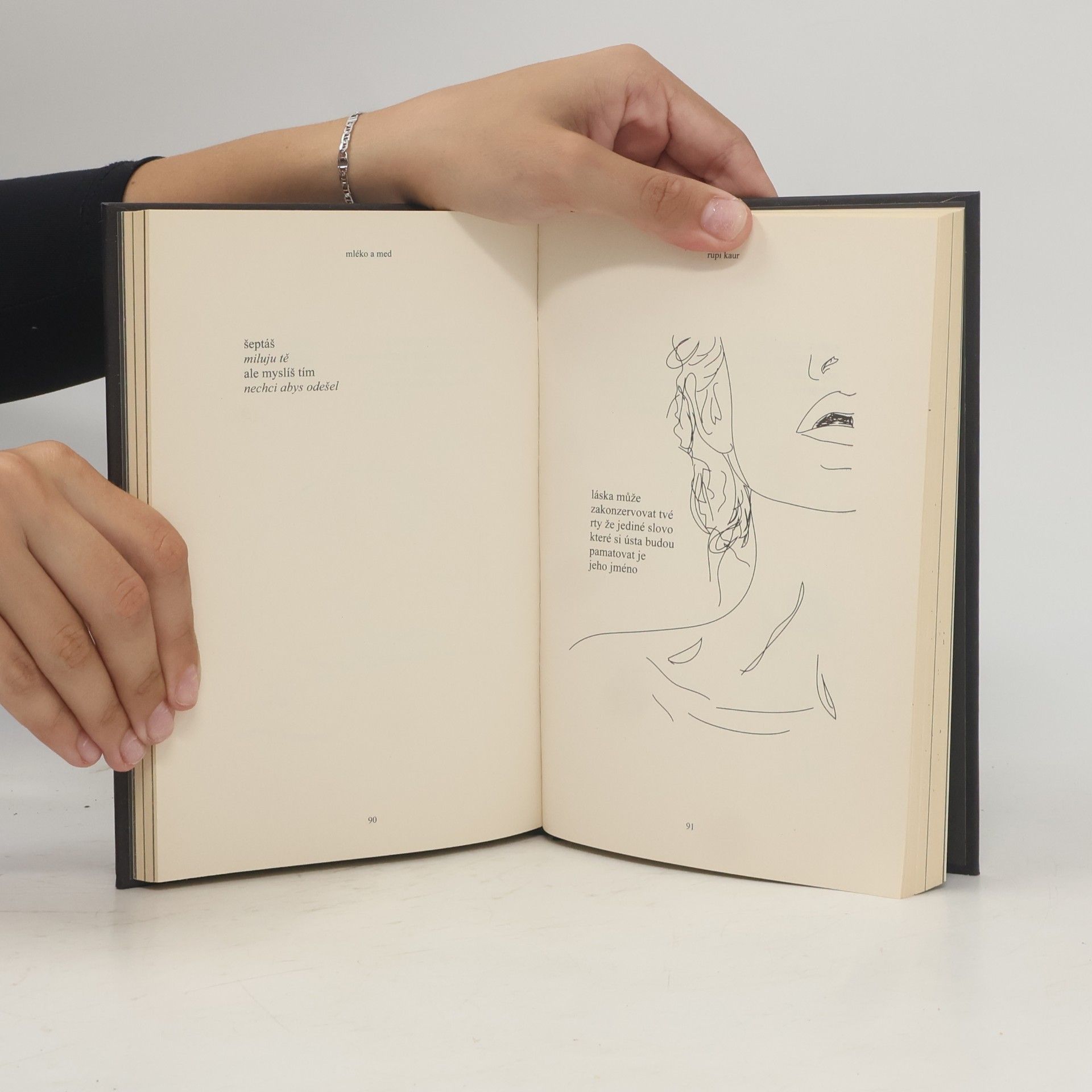 Rupi Kaur Mléko a med