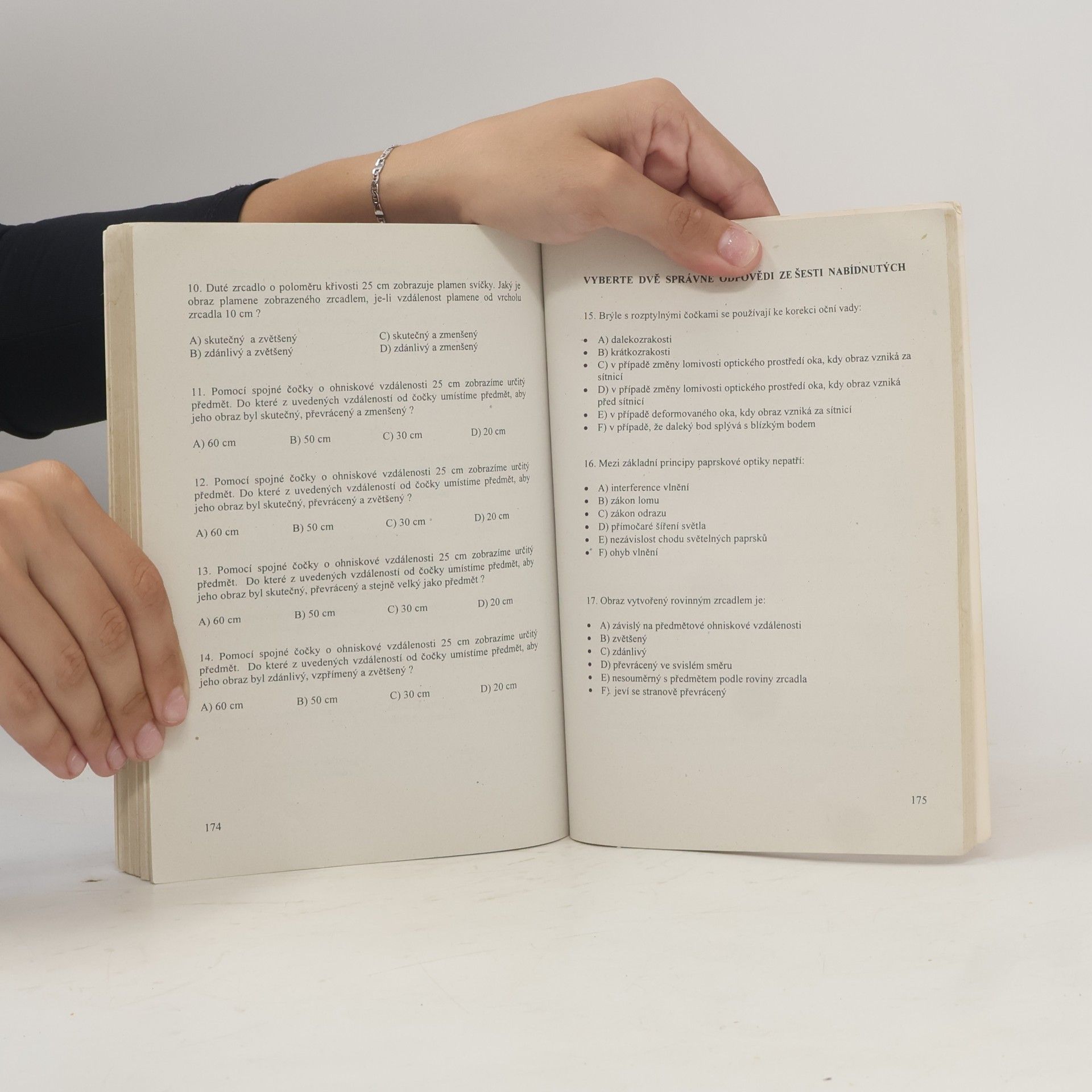Autorenkollektiv Fyzika v příkladech a testových otázkách pro všechny typy středních škol