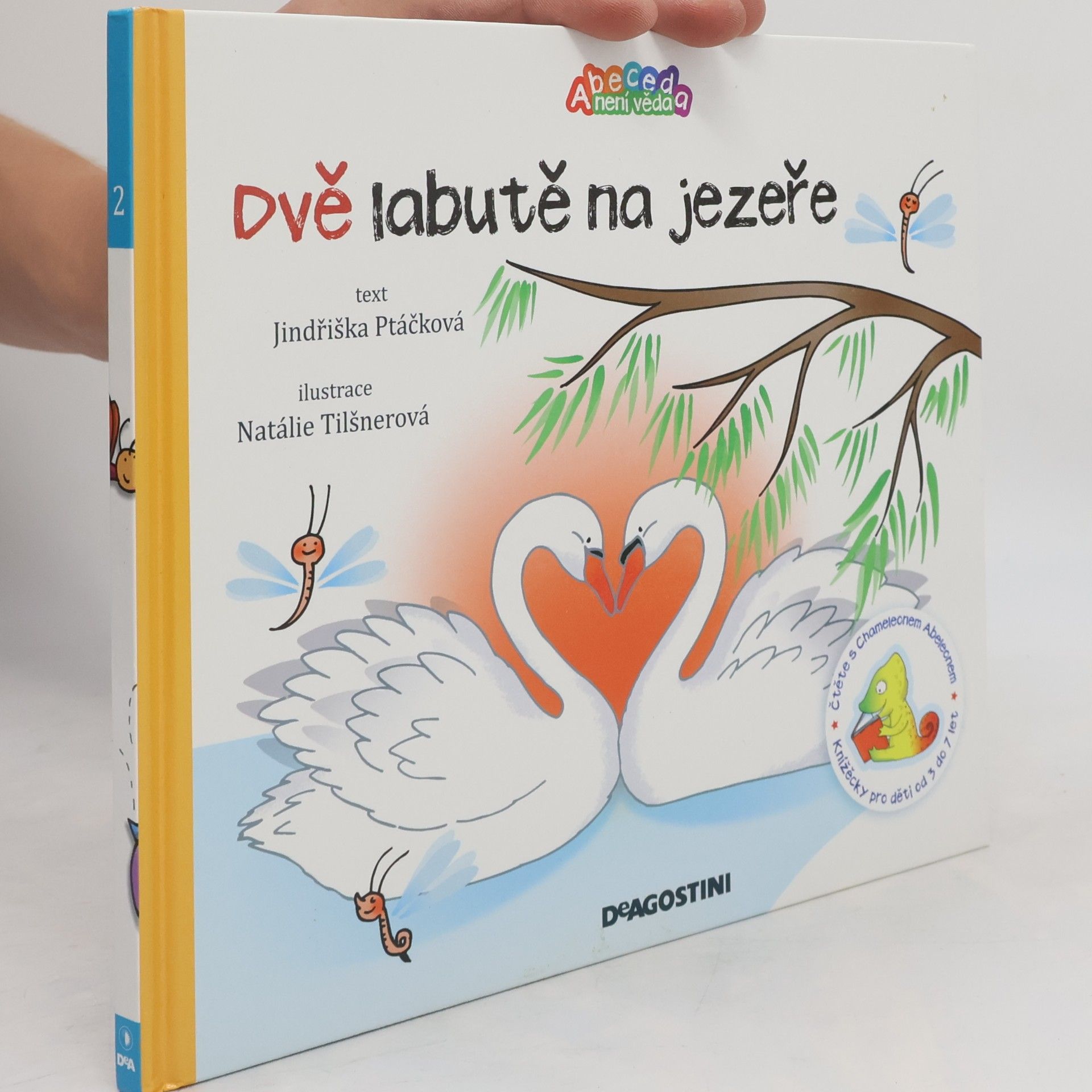 Jindřiška Ptáčková Dvě labutě na jezeře