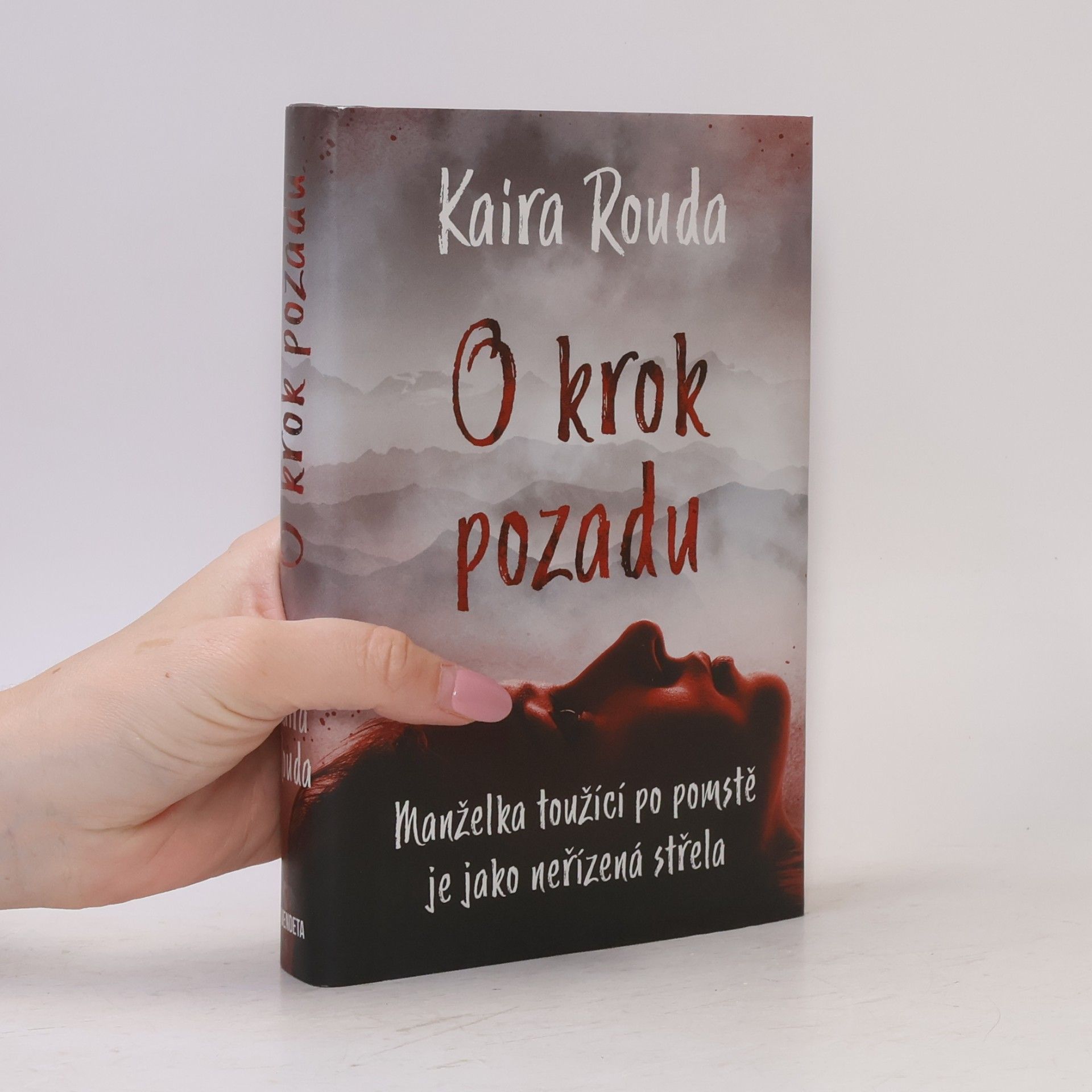 Kaira Sturdivant Rouda O krok pozadu